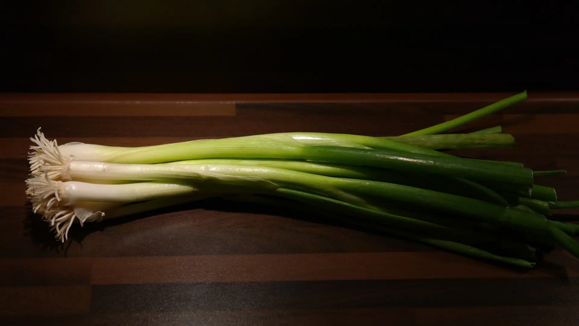 mladi luk crni luk povrće Pixabay-69c6d148a1fff.webp