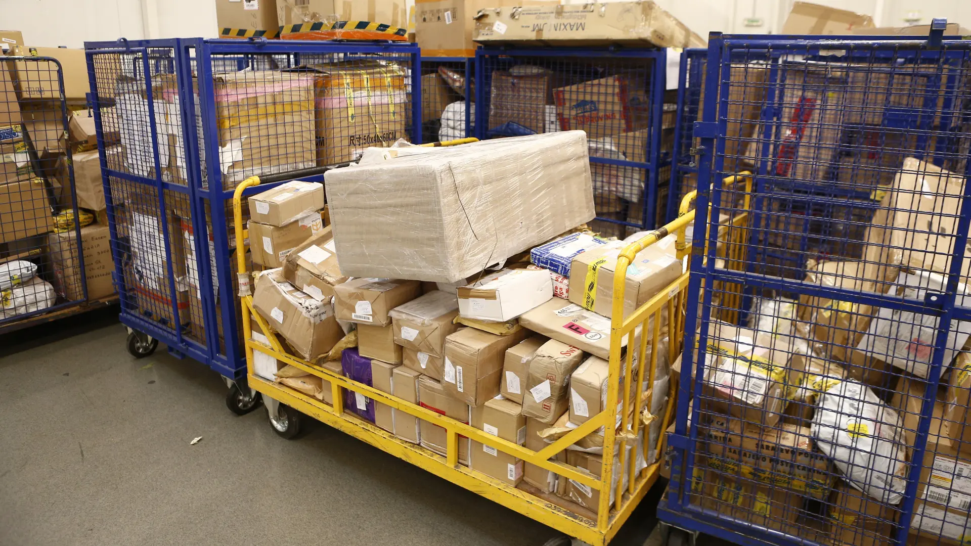 posta srbije paketi carina dostava  Amir HamzagicATAImages-69b5c035eb45f.webp