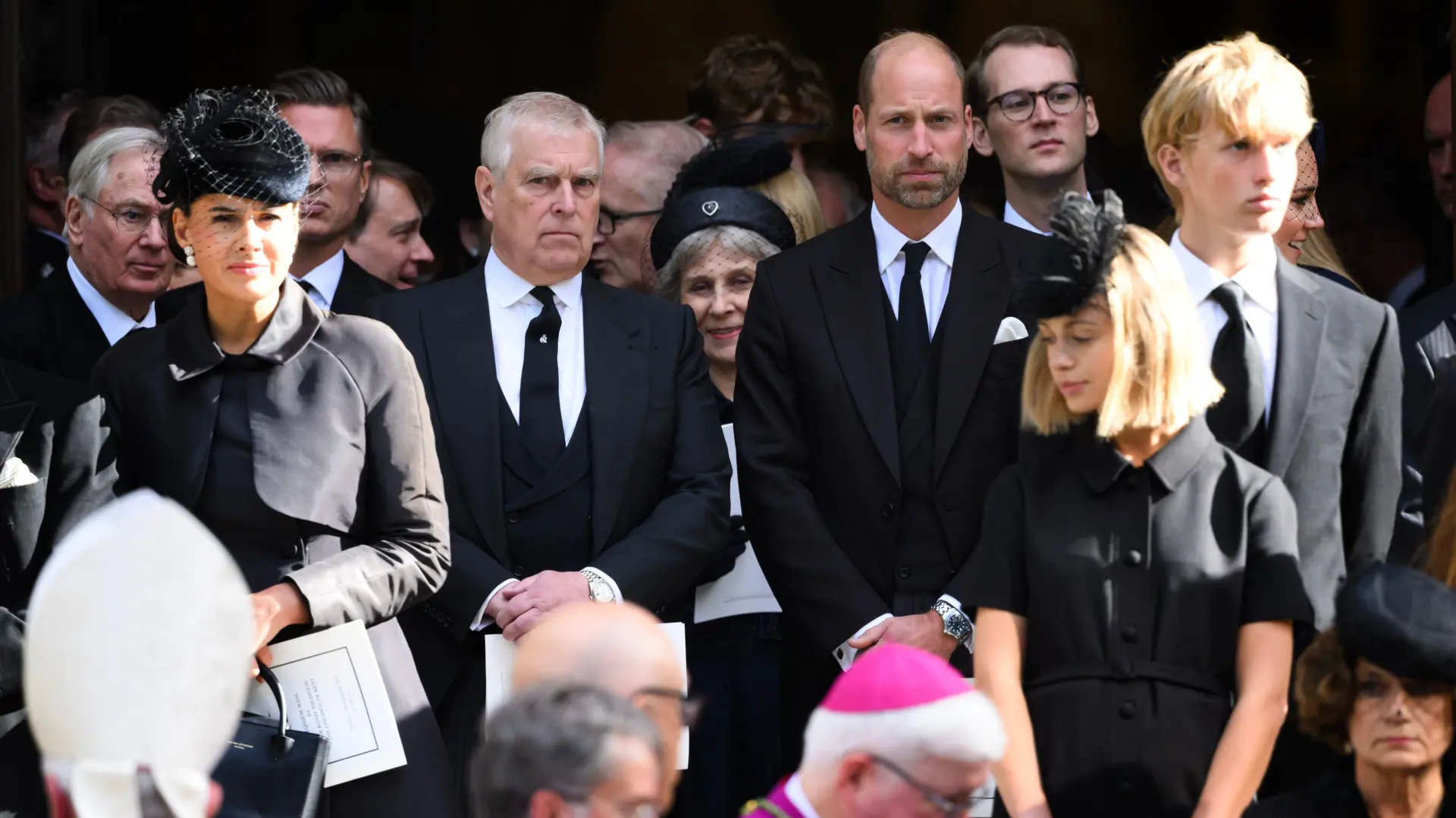 profimedia-1038779914 princ vilijam kraljevska porodica endru-69be9ff2c743f.webp