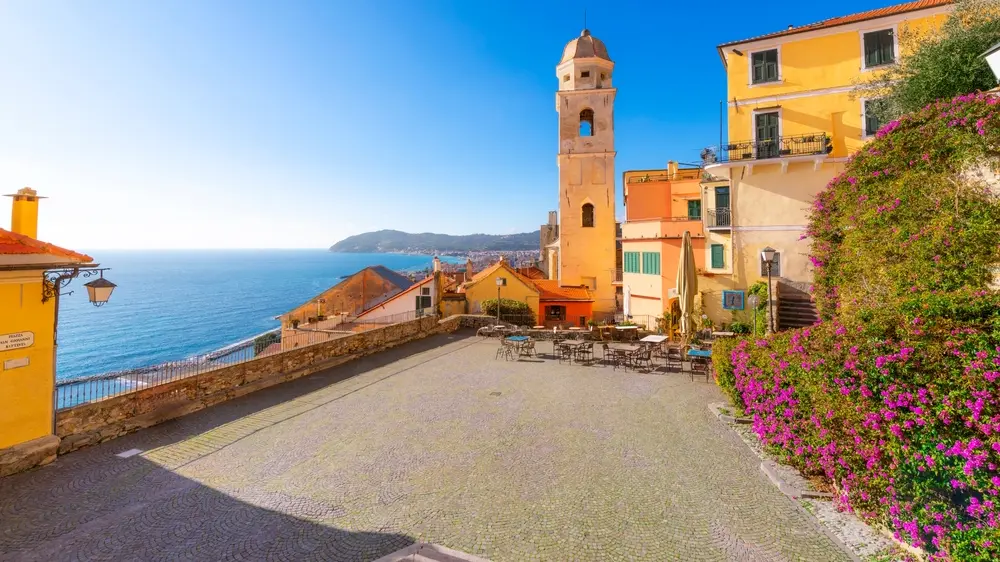 shutterstock Červo, Italija, putovanja-69ca675adb668.webp