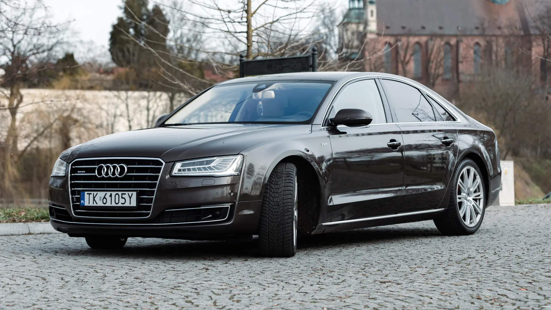 shutterstock, audi a8, automobili-69ad296e2dd62.webp