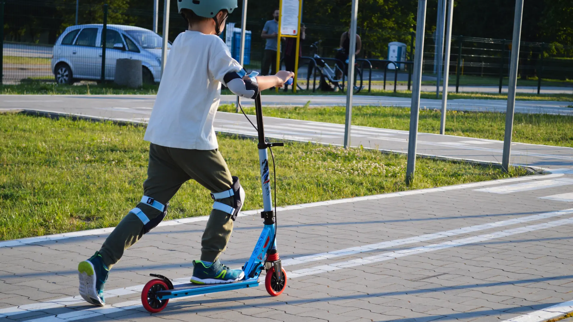 shutterstock, električni trotinet deca-69afe0e7c9565.webp