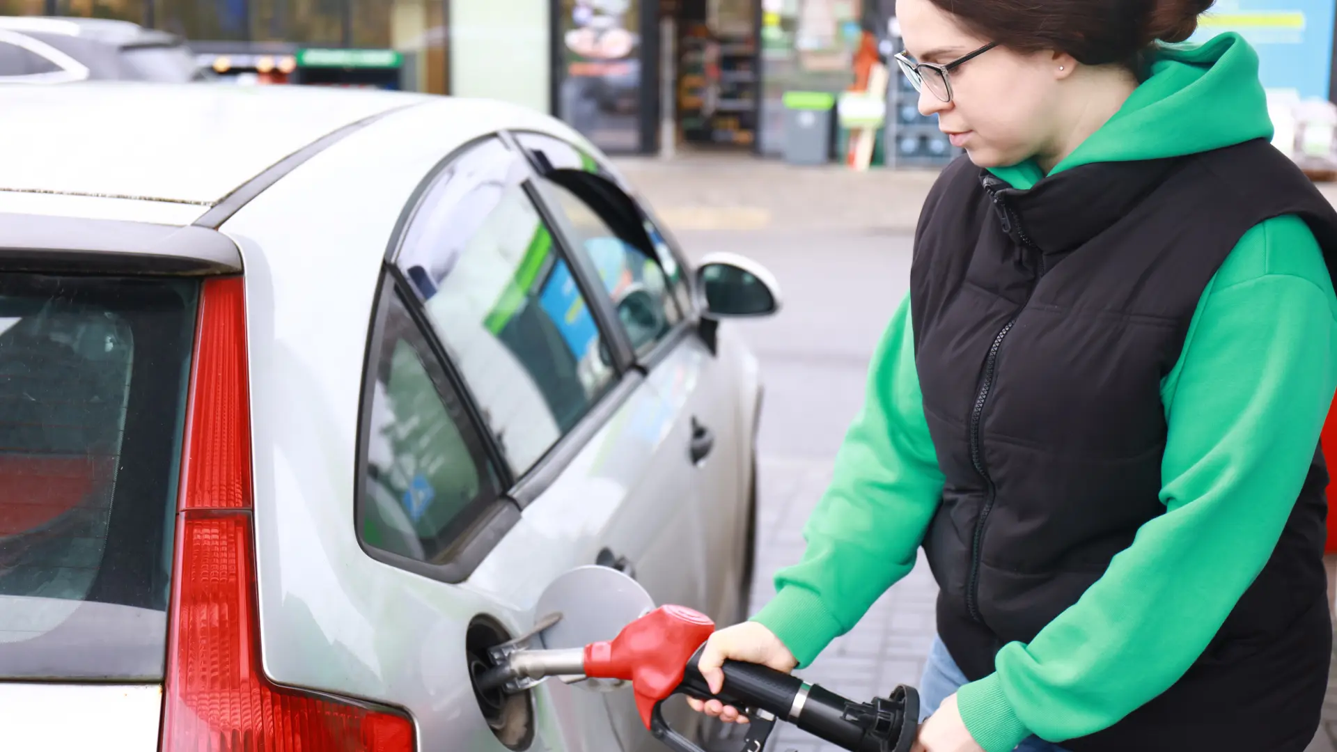 shutterstock, gorivo, benzin, dizel, benzinska pumpa-69bd2457a8ea9.webp