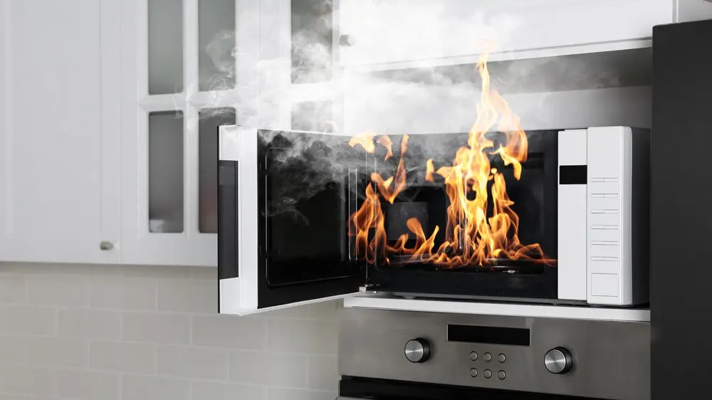 shutterstock, kuhinja, požar, mikrotalasnajpg-69bc38ea98da5.webp