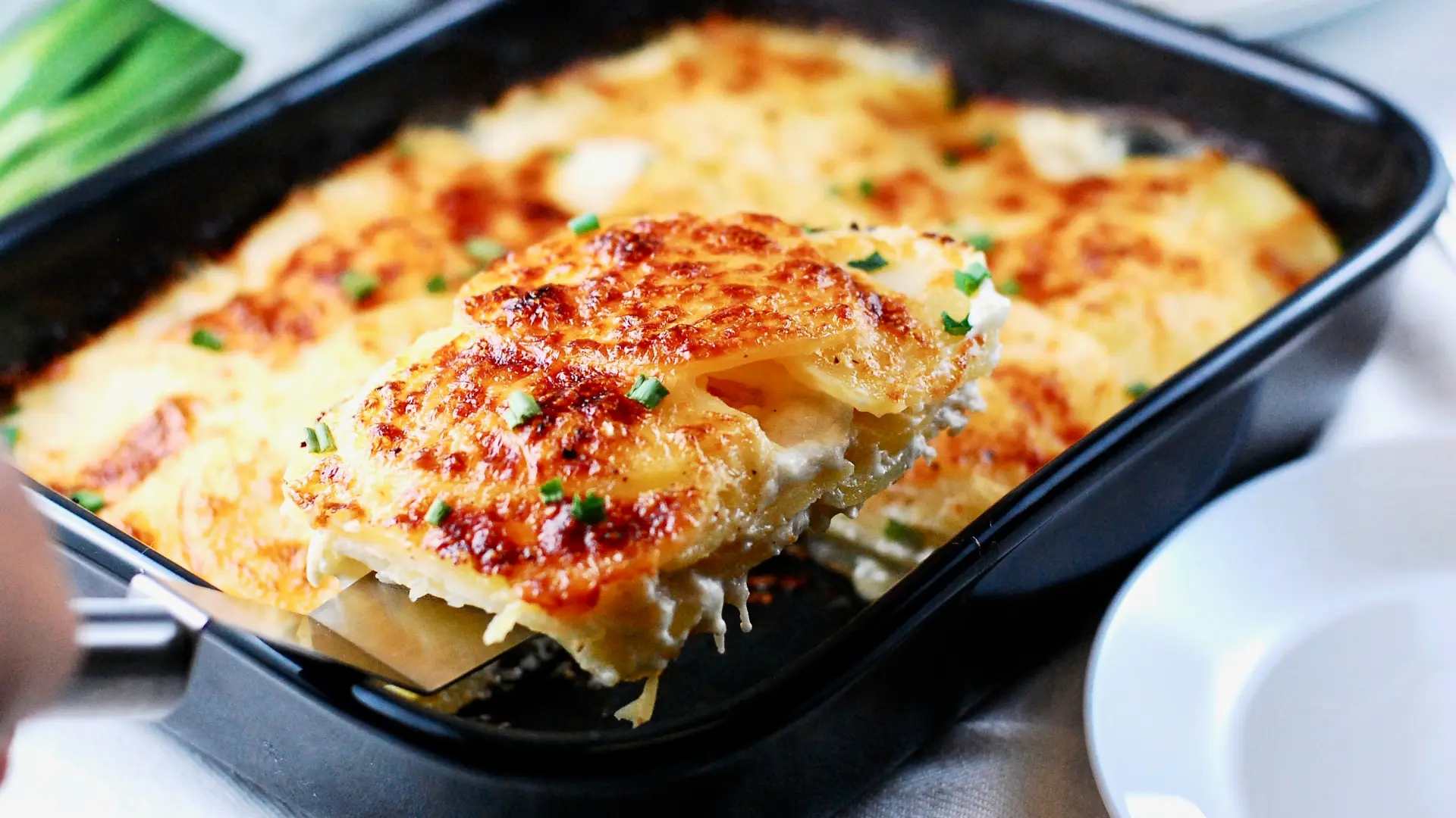 shutterstock_1486145156 posna musaka bez mesa-69aade1f0b837.webp