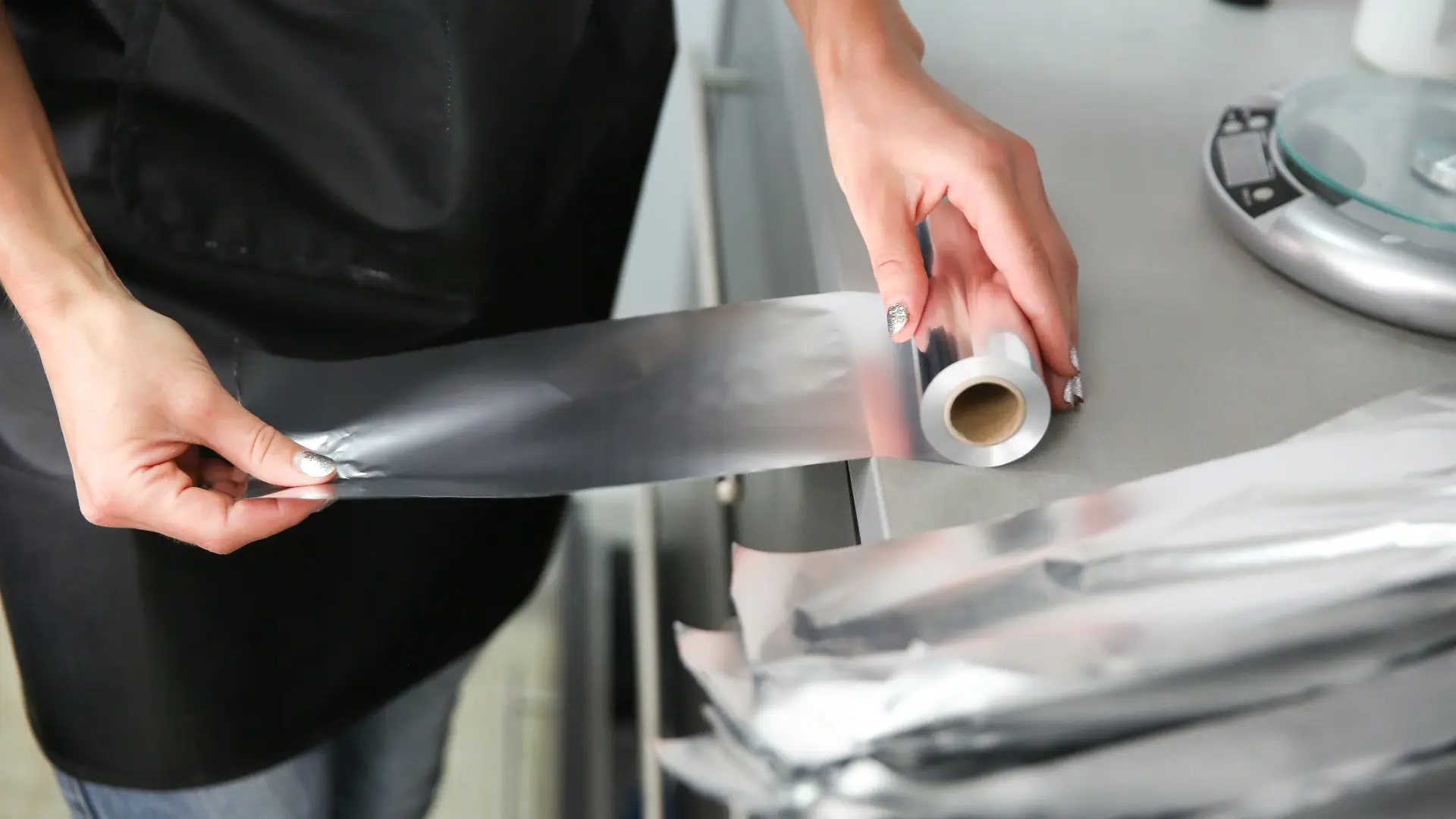 shutterstock_1507151795 aluminijumska folija alu kuhinja-69b82159b38eb.webp