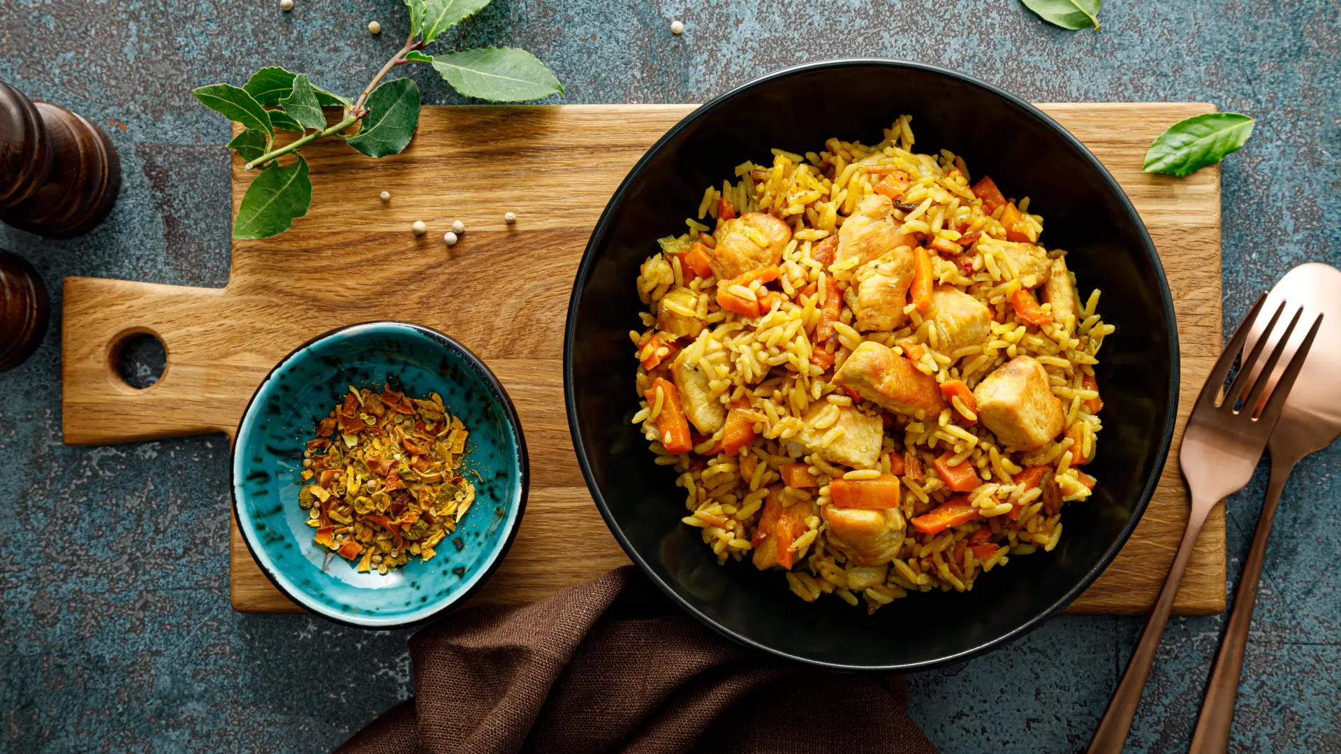 shutterstock_2031443264 pilav sa piletinom-69a83092e5e20.webp