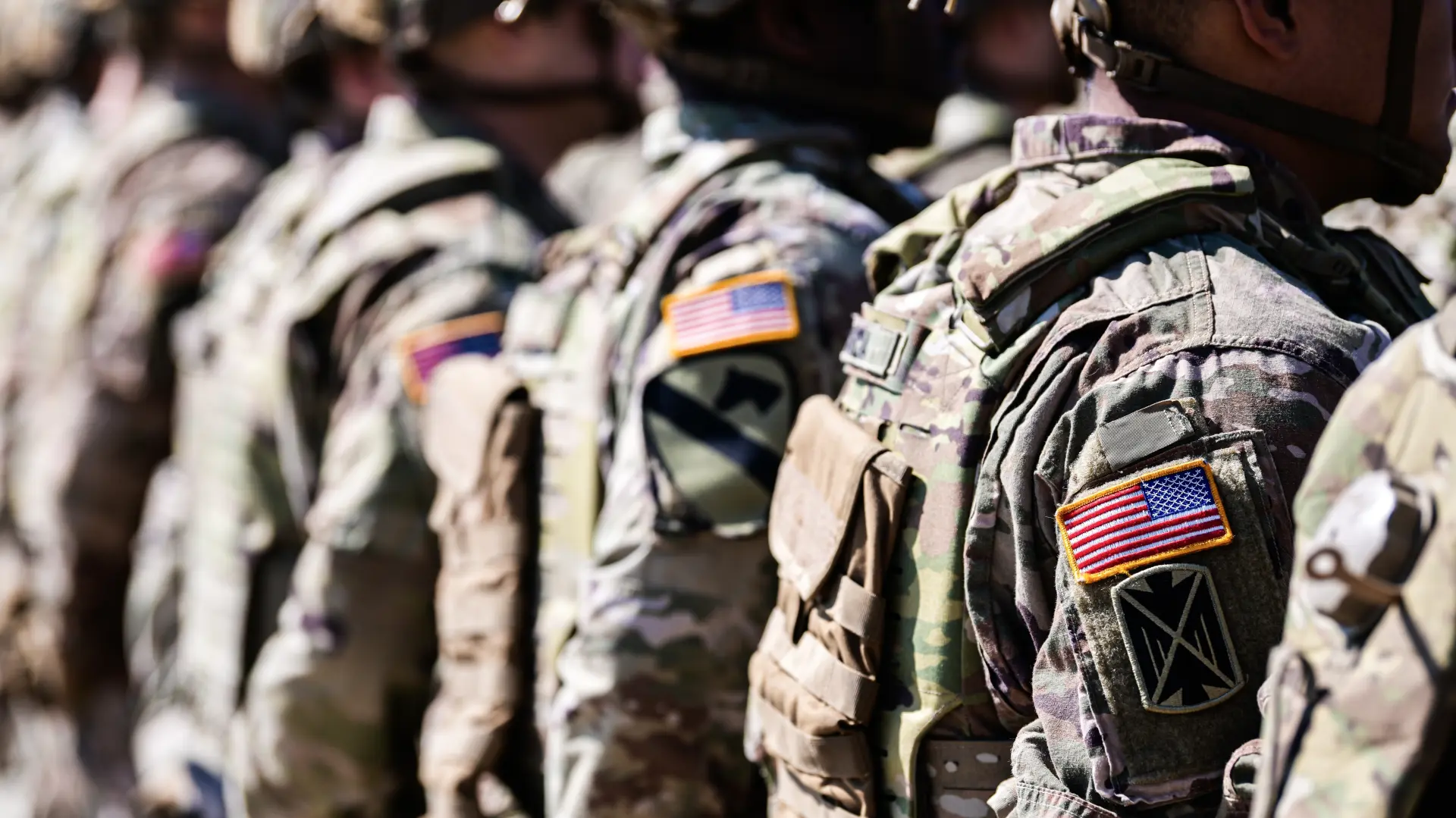 shutterstock_2321207565 americki vojnici americka vojska-69c780fe35e9f.webp