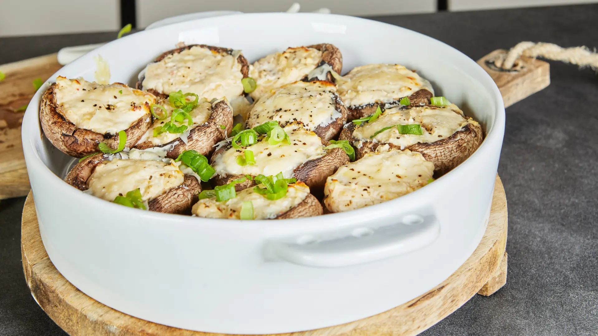 shutterstock_2498956453 pečurke u rerni gljive-69a5ad938e352.webp