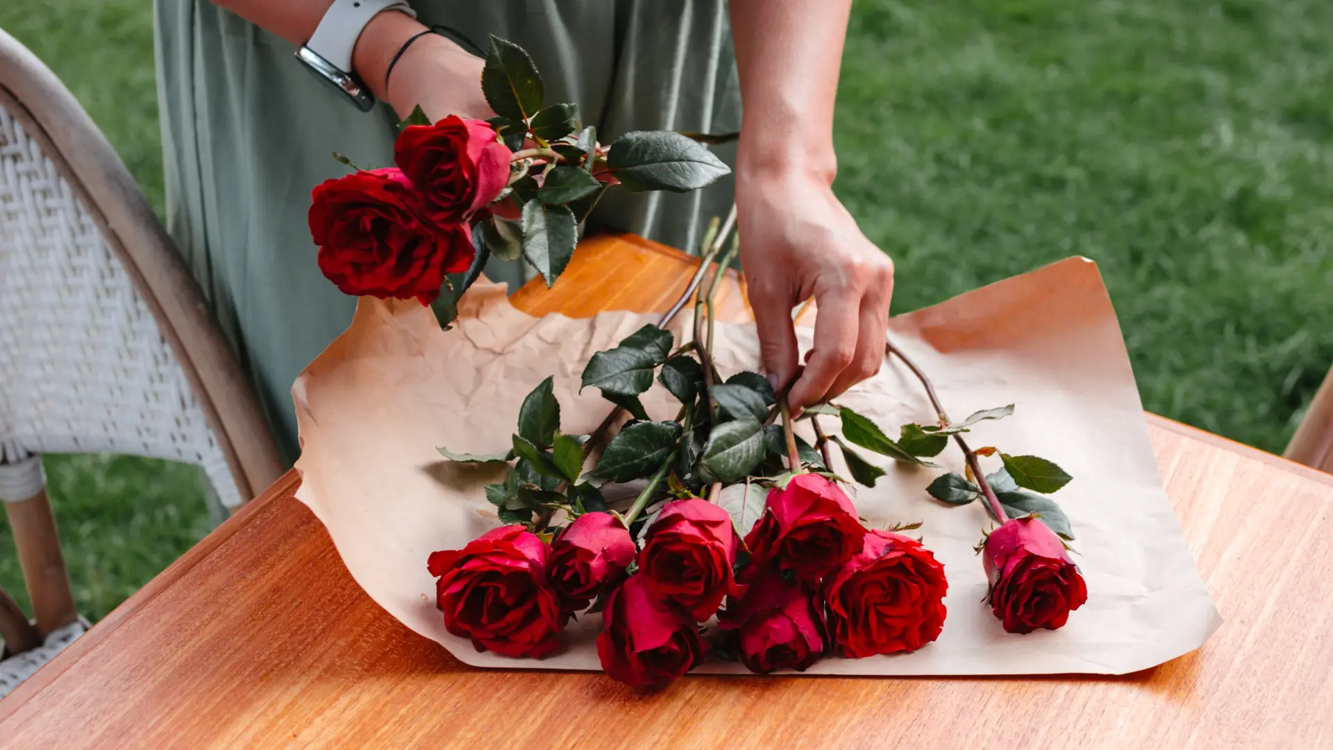 shutterstock_2505598129 ruže cveće cvećara  buket osmi mart dan zaljubljenih-69c29cc895976.webp