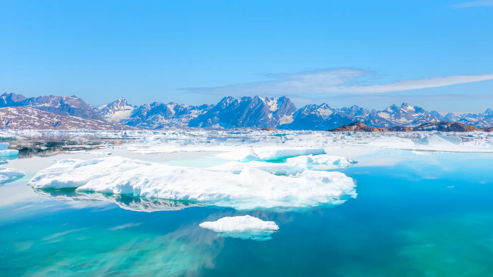 shutterstock_2559074677 led na grenlandu grenland severni pol-69ca35860b40c.webp