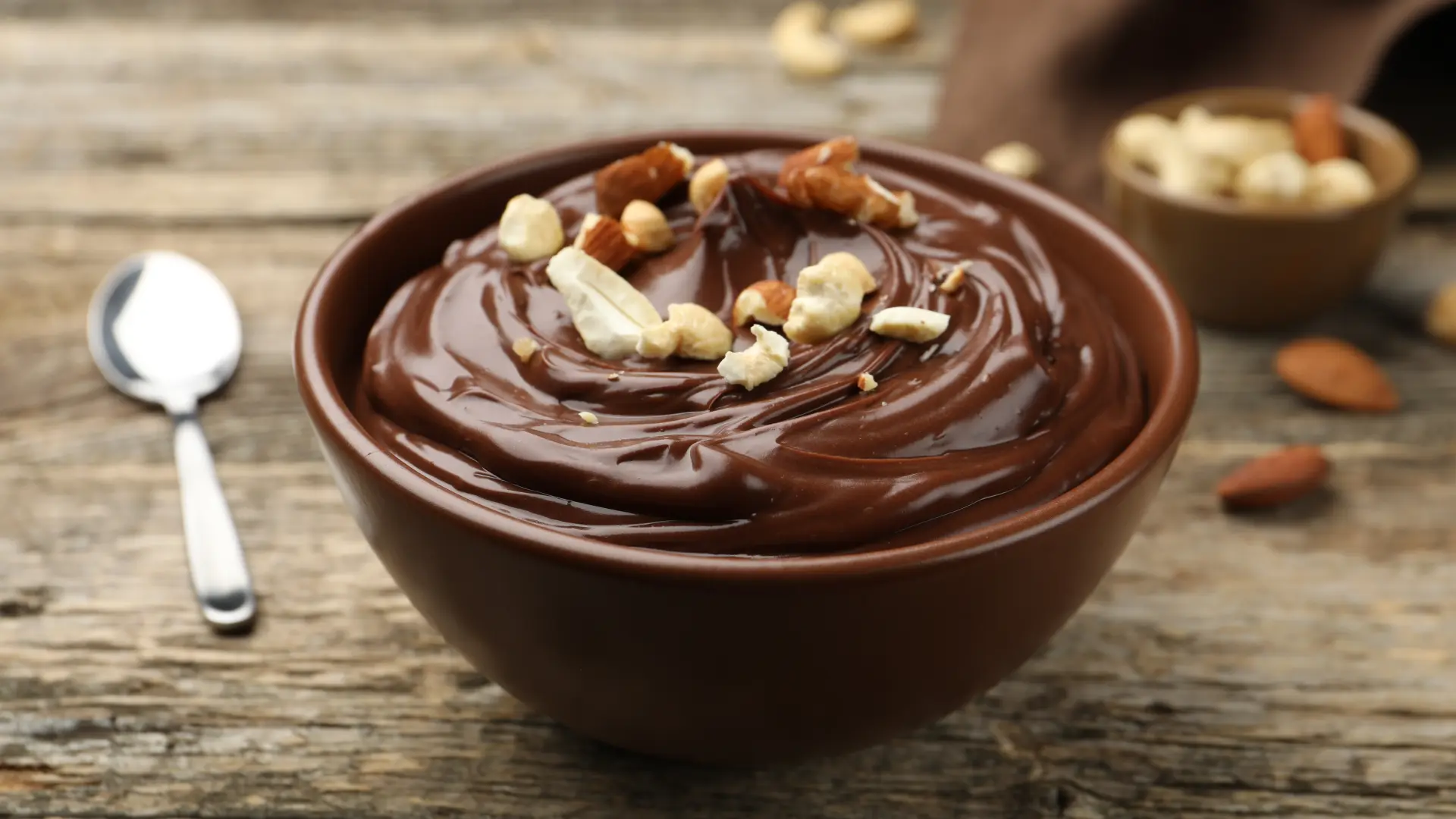 shutterstock_2608034733 puding cokoladni mus cokolada-69aedfc326f1f.webp