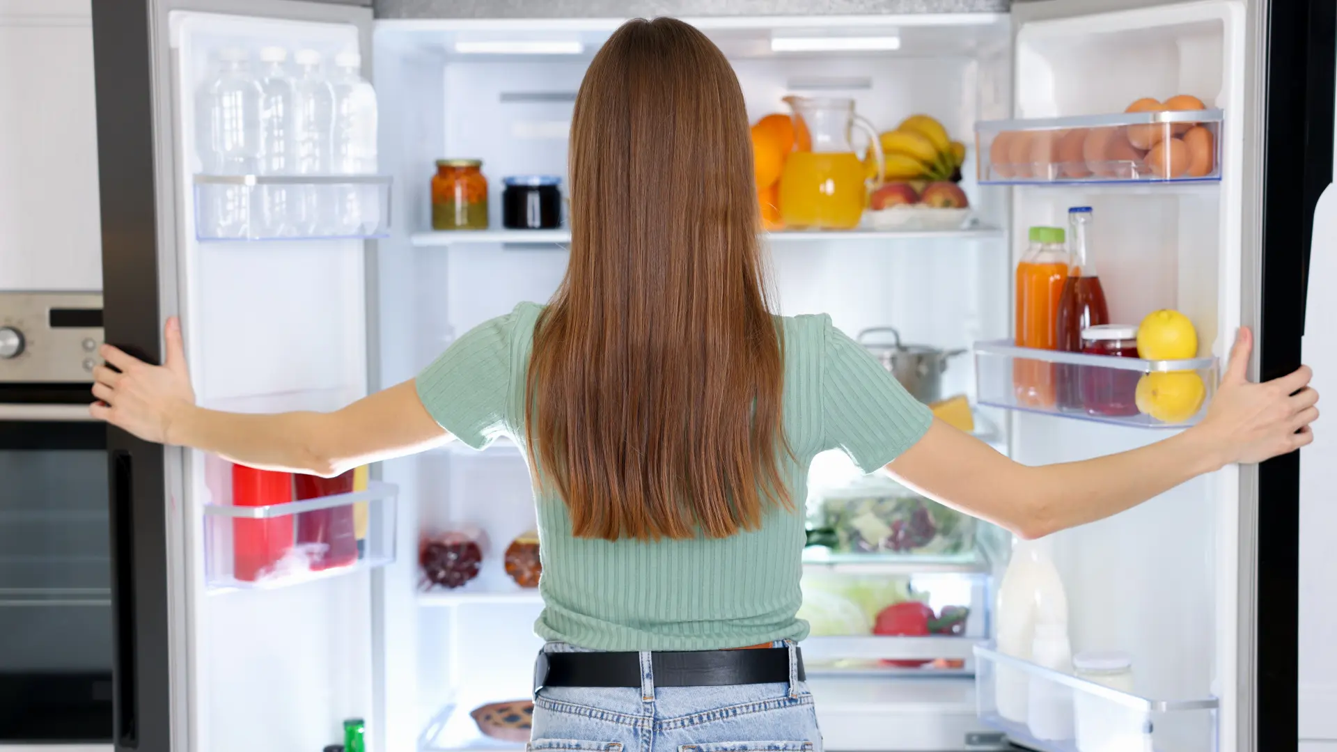 shutterstock_2719915841 gladovanje frižider hrana voće povrće dijeta jaja doručak večera-69b3df008ce2b.webp