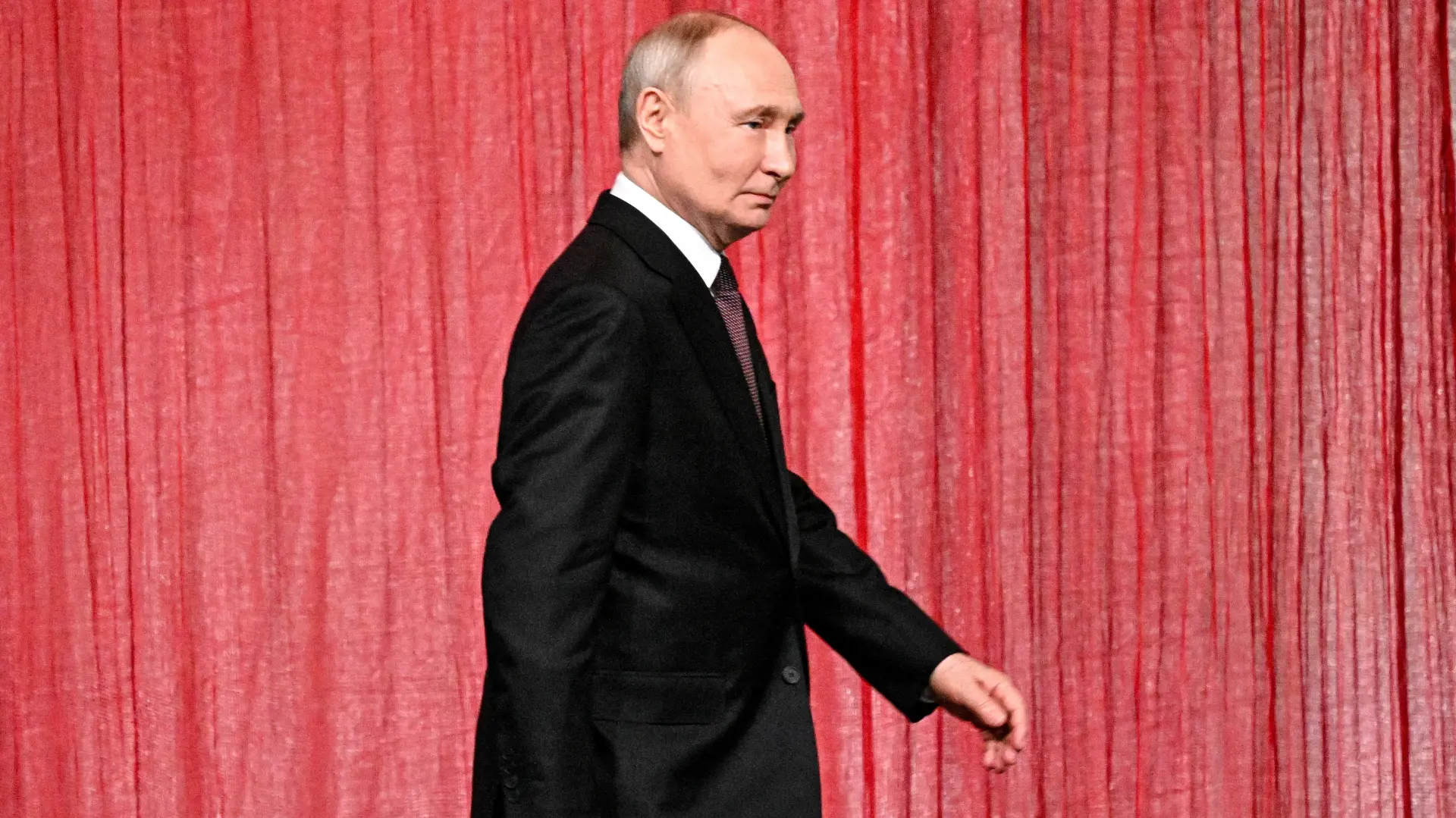 vladimir putin SputnikSergey BobylevPool via REUTERS-69ca2f9b83adb.webp