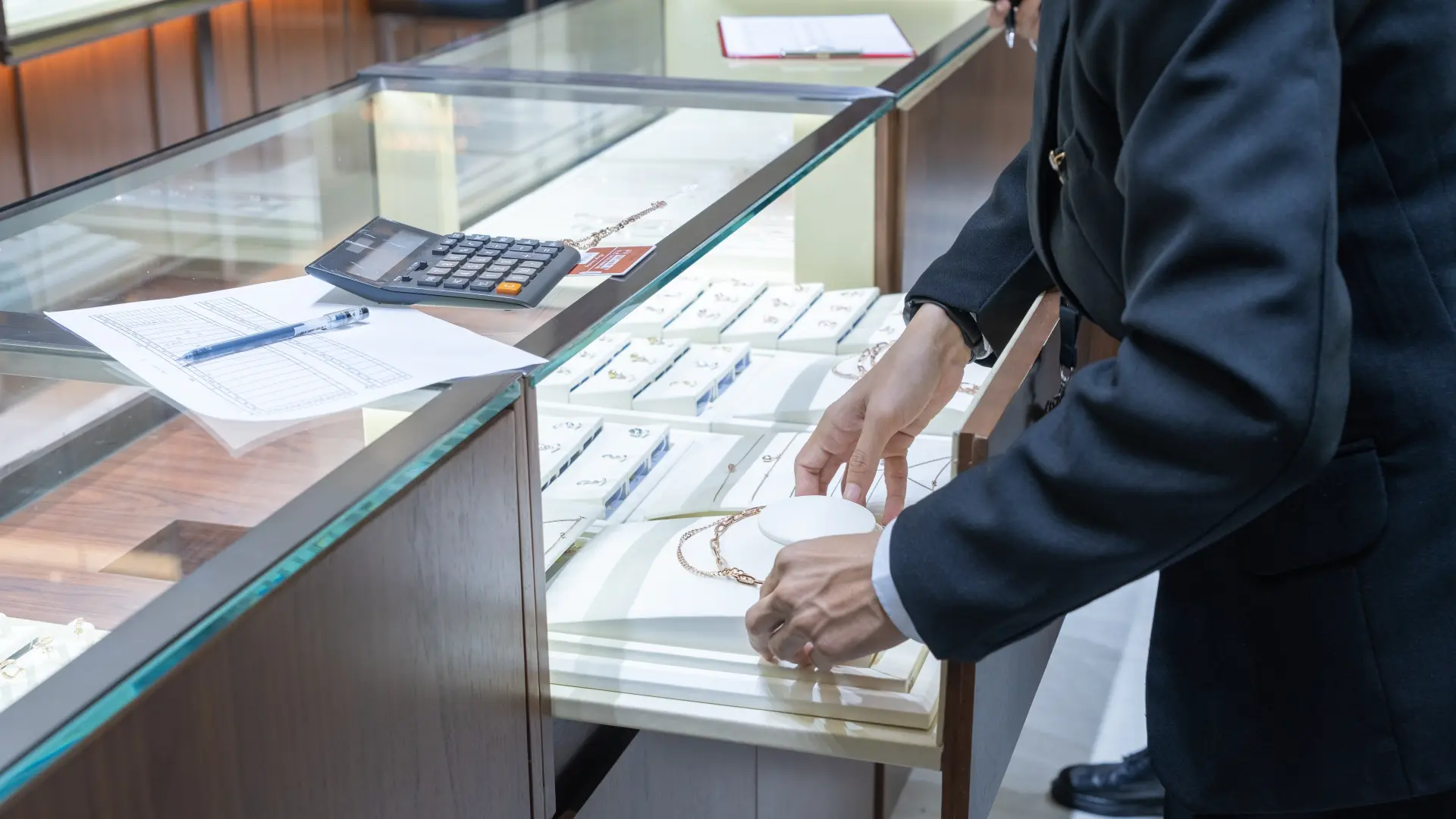 zlatara zlato nakit shutterstock_2641576255-69c6cb72c7e63.webp