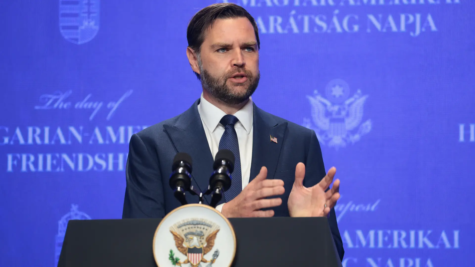 AP, Džej Di Vens (3)-69d50b1820f11.webp