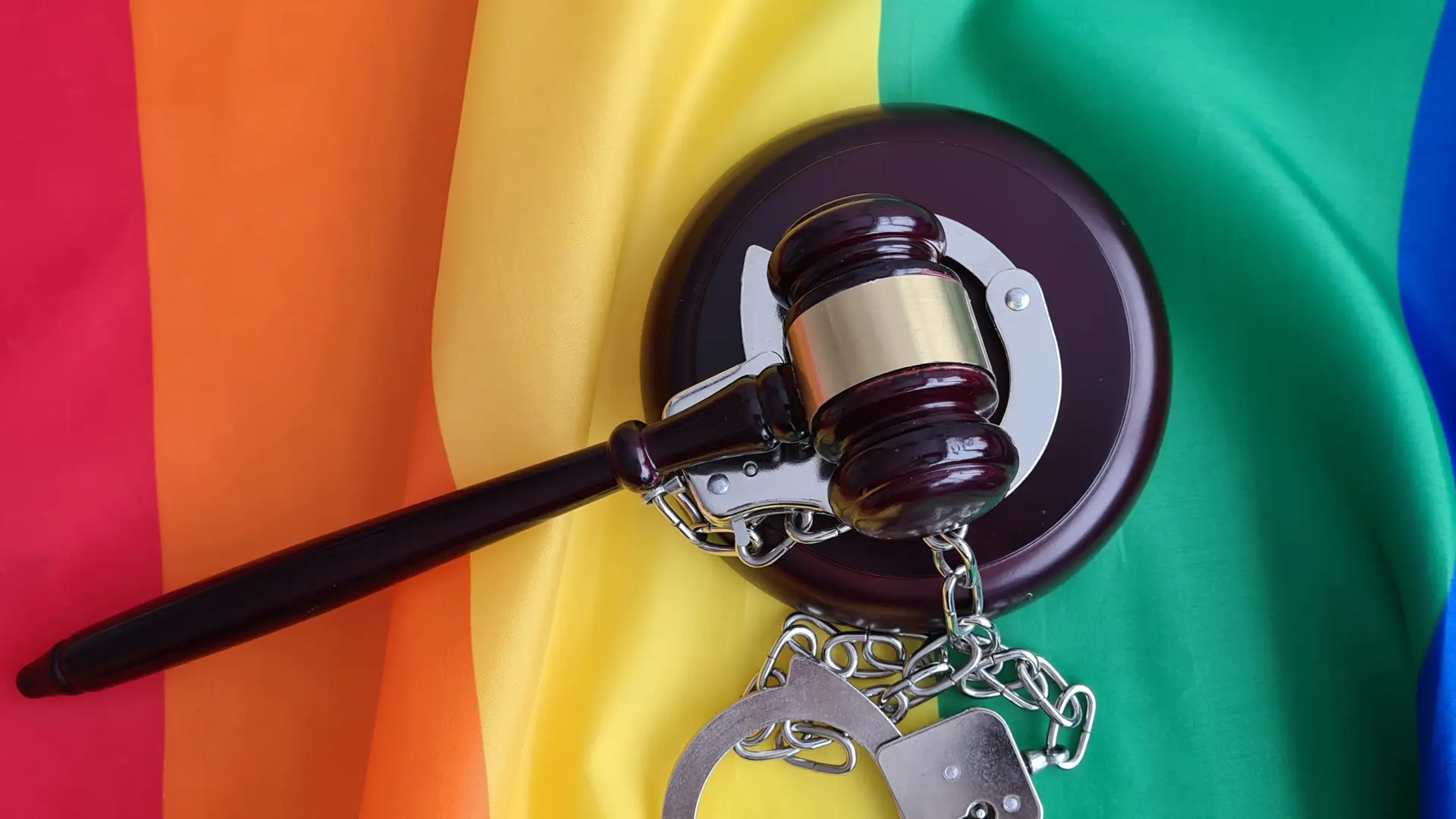 LGBT ud suđenje gej Shutterstock-69e63a12957a2.webp
