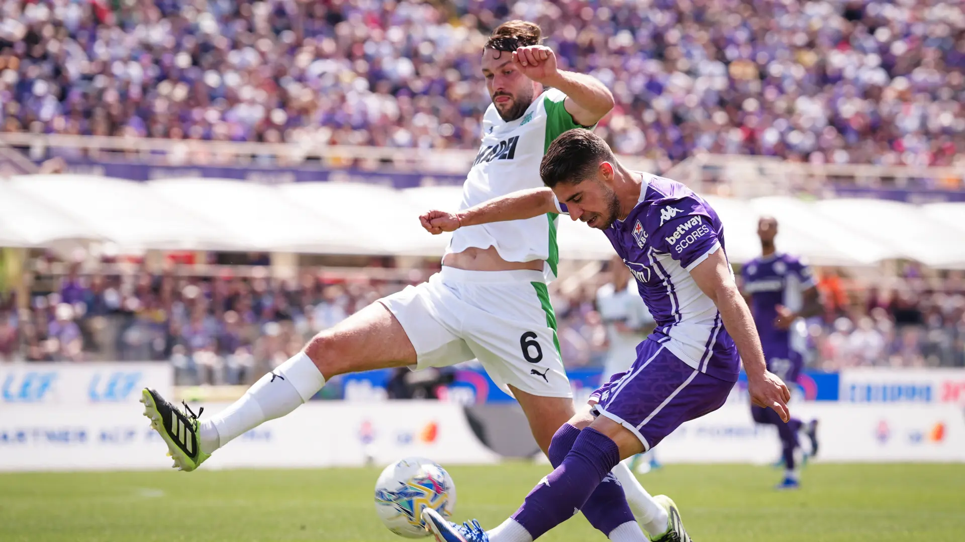 Manor Solomon Sabastijan Vlukivič Fiorentina Sasuolo Tanjug Massimo PaoloneLaPresse via AP-69ee0ba443f07.webp