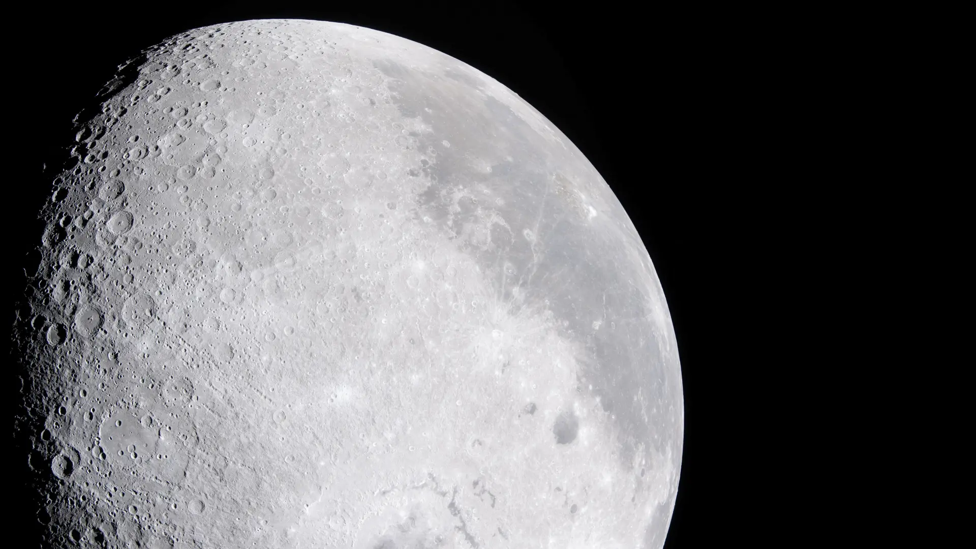 Mesec NASA Handout via REUTERS-69e09bff40a0f.webp