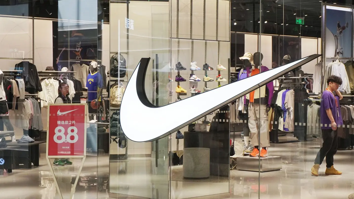 Najki najk NIKE Sheldon Cooper SOPA Images  Shutterstock Editorial  Profimedia-69ebc86bcf90d.webp