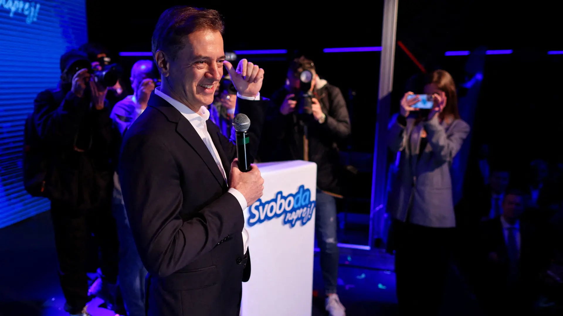 REUTERS, Robert Golob-69d4c4392c3c1.webp