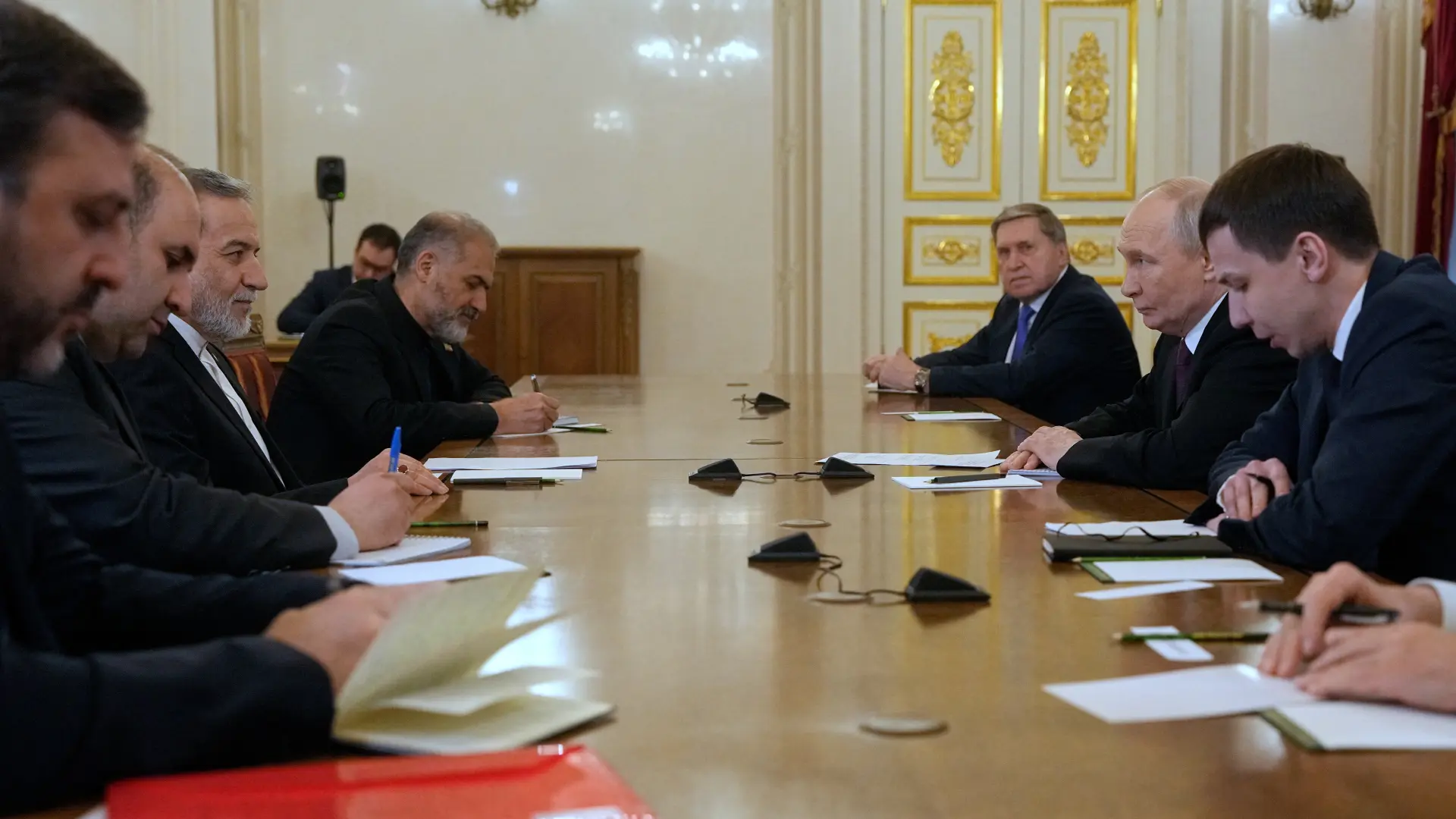 REUTERS, Vladimir Putin, Abas Arakči-69ef80f8e7d26.webp