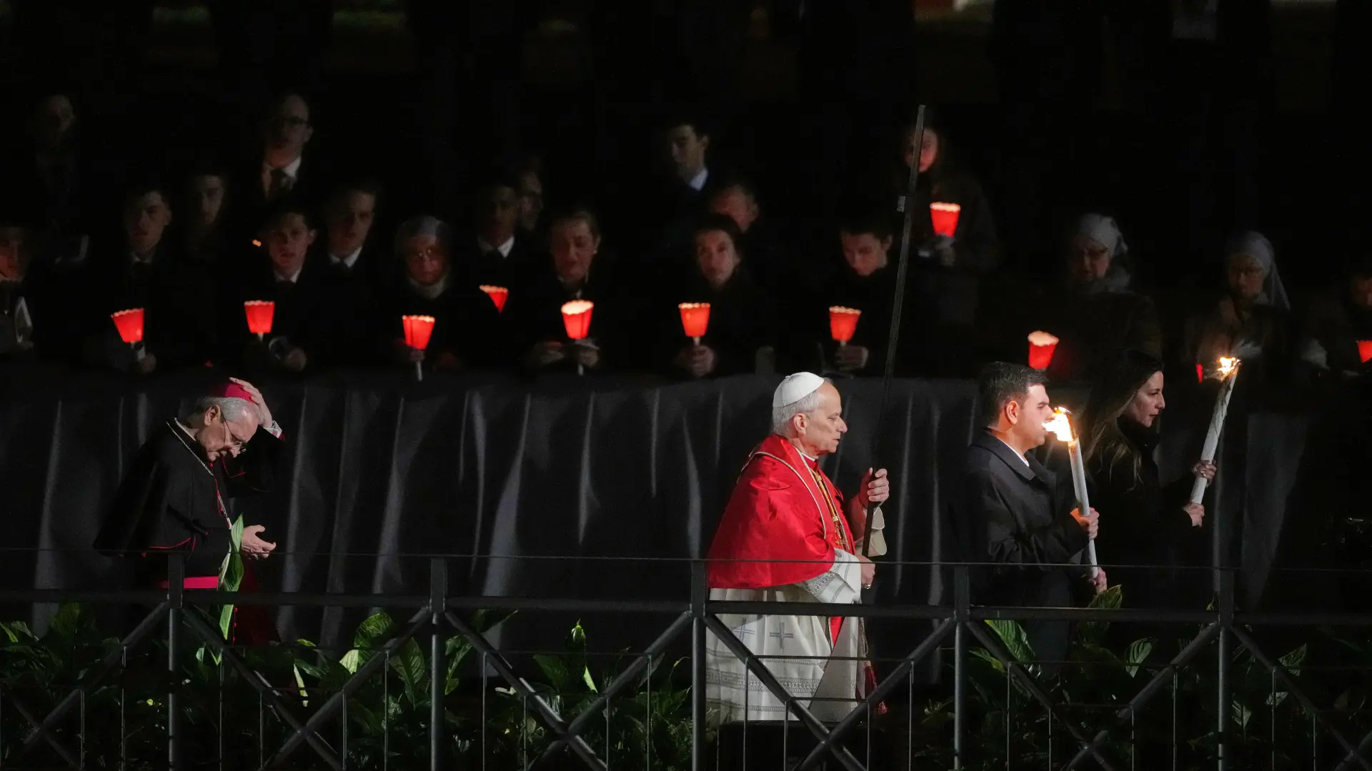 Tan2026-04-0322382437_9 papa lav xiv krsni put veliki petak katolicki uskrs AP PhotoAlessandra Tarantino-69d0af09a1015.webp