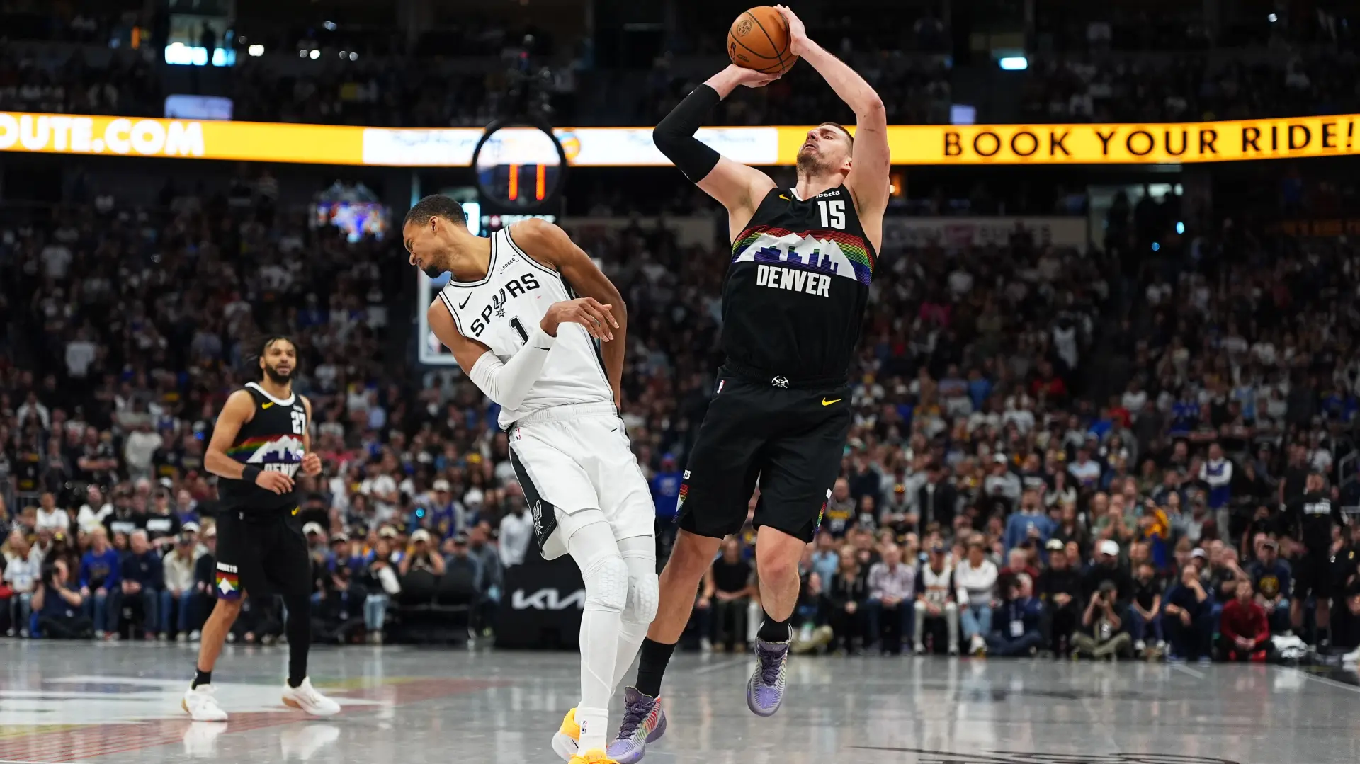 Tan2026-04-0500281960_8 viktor vembanjama nikola jokic tanjug AP PhotoDavid Zalubowski-69d23c4e8732b.webp