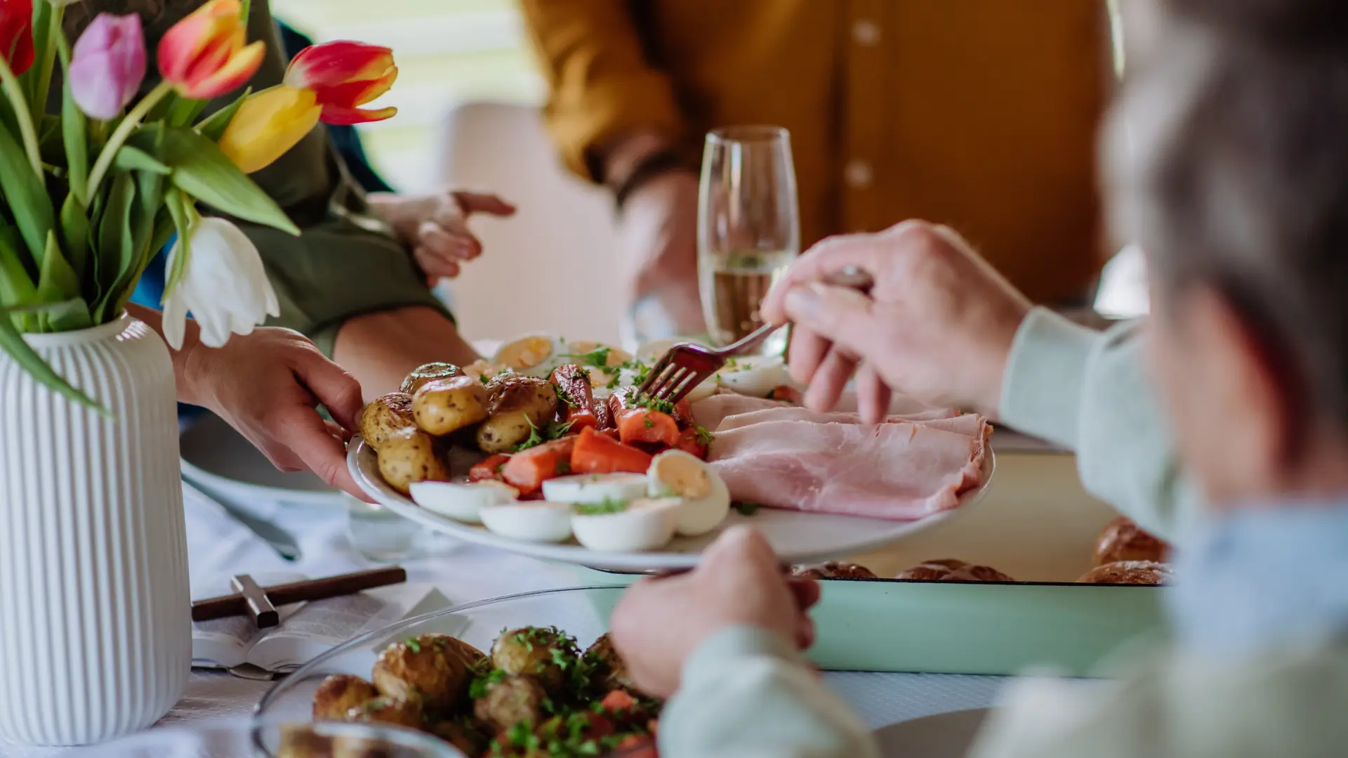 Uskršnja trpeza Shutterstock-69db752847bfe.webp