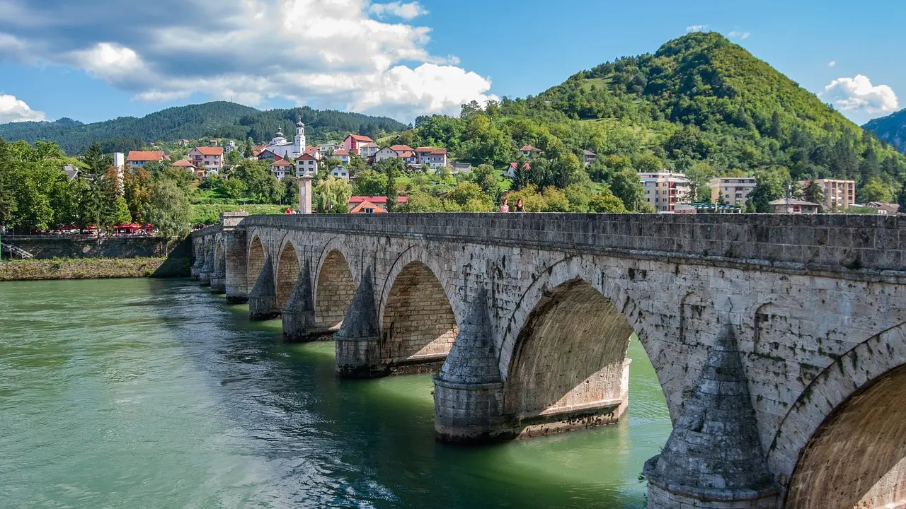 Višegrad, most Mehmed Paše Sokolovića, Bosna i Hercegovina, putovanja, pixabay-69ee33ba3310f.webp