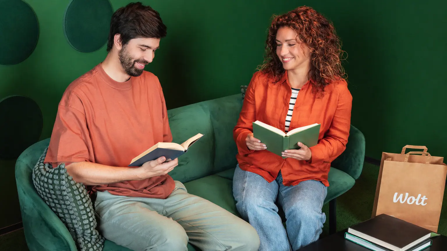 WOLT_Reading_4 PROMO-69ea0ea7aad9d.webp