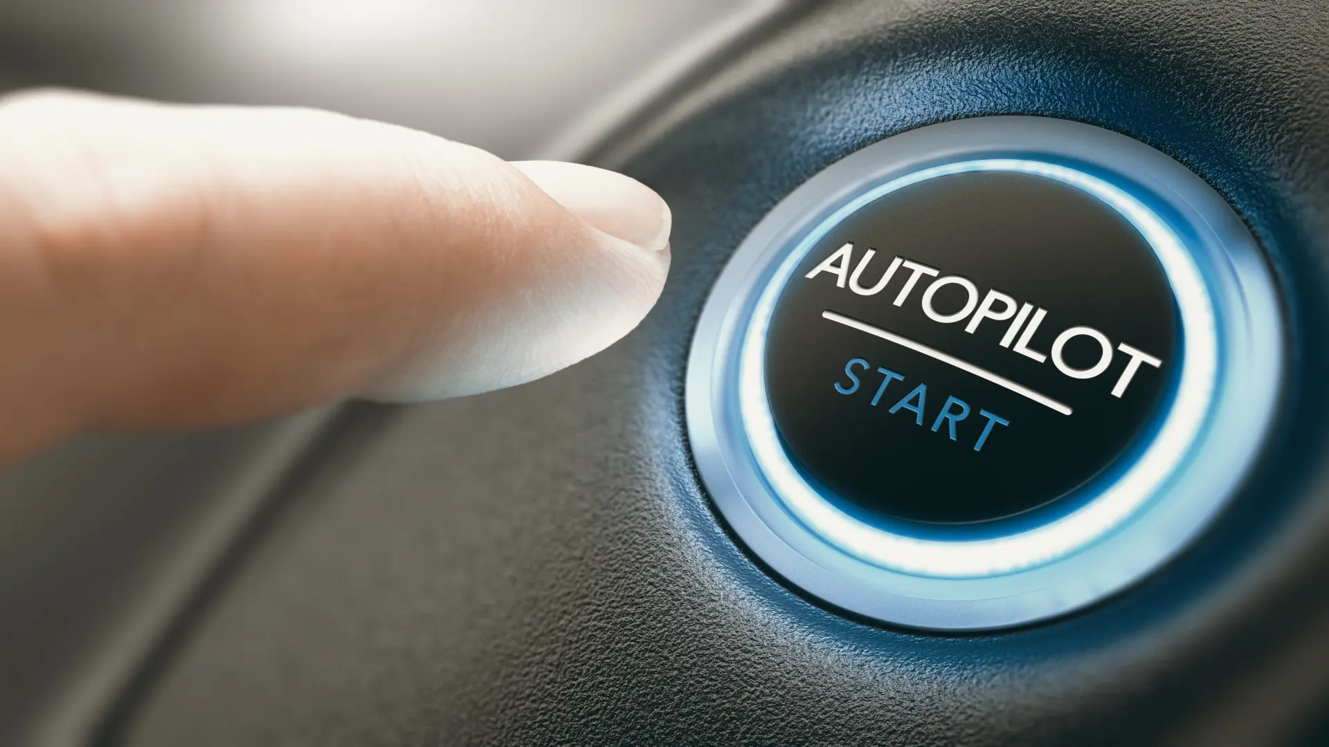 autopilot auto Shutterstock-69d53d868b919.webp