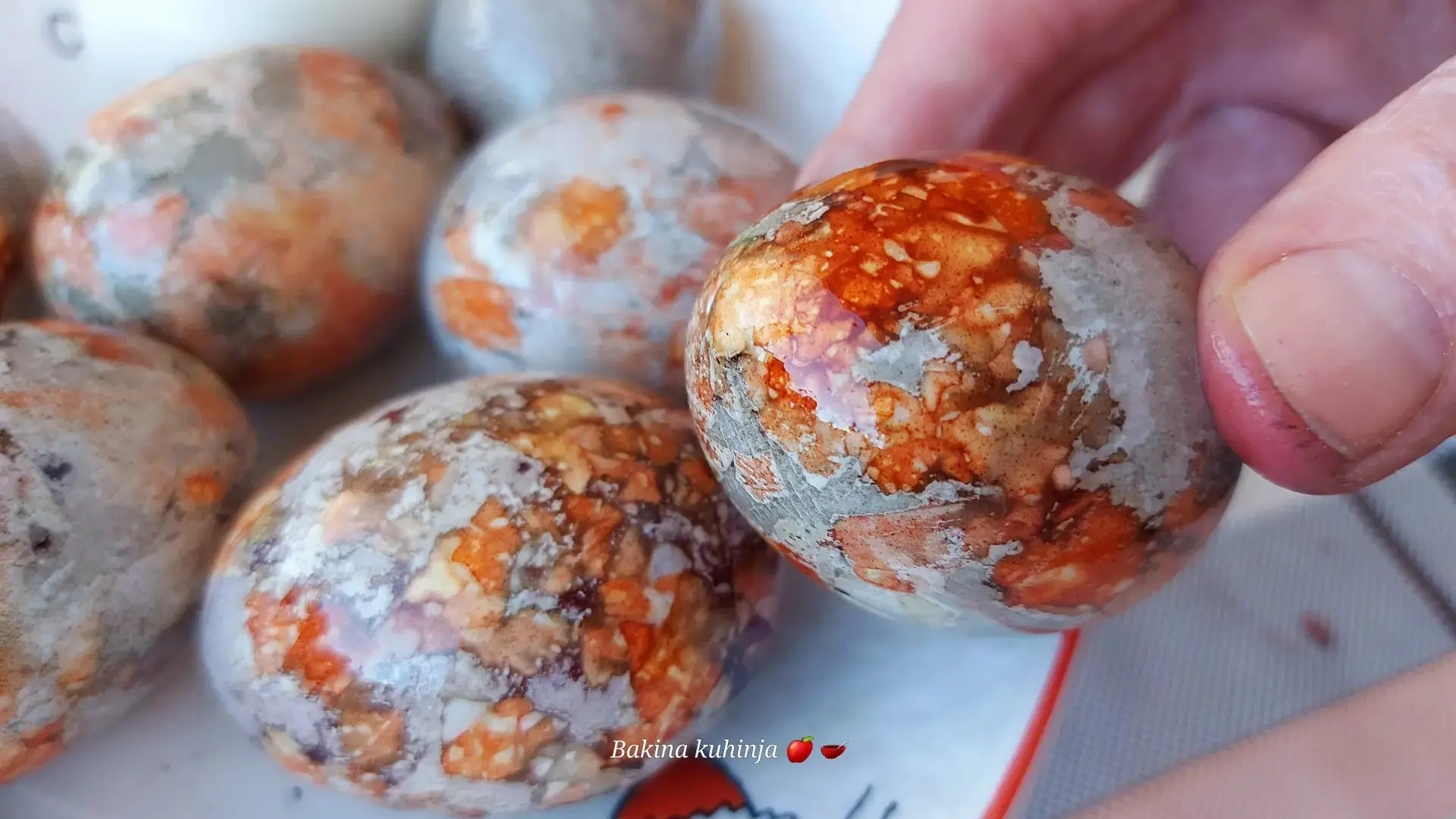 bakina kuhinja farbanje jaja 1-69cf69783a374.webp