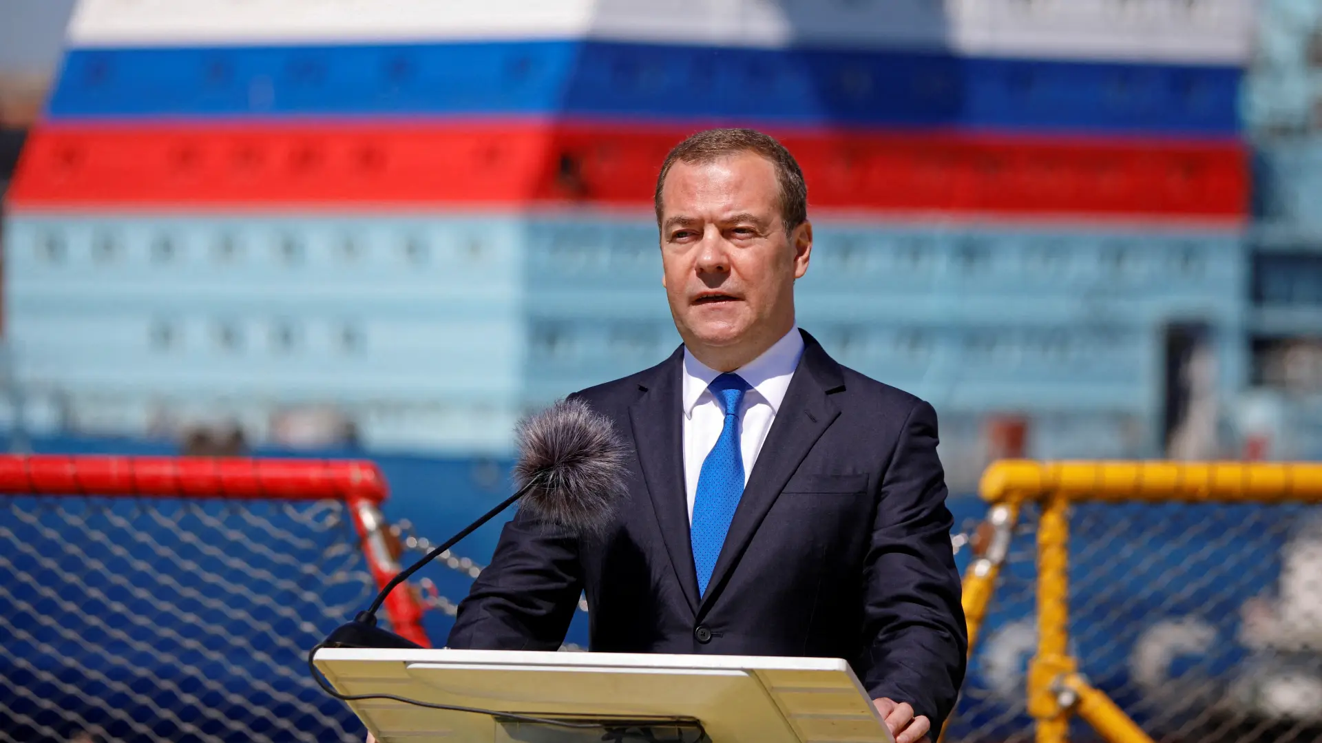 dmitrij medvedev SputnikValentin YegorshinPool via REUTERS-69ecd248ebac3.webp