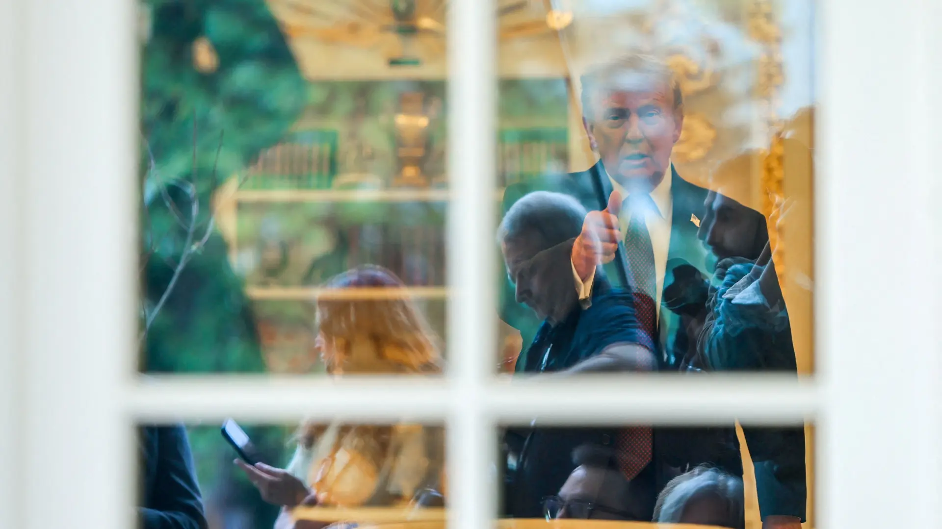 donald tramp REUTERSJonathan Ernst-69df5459c3197.webp