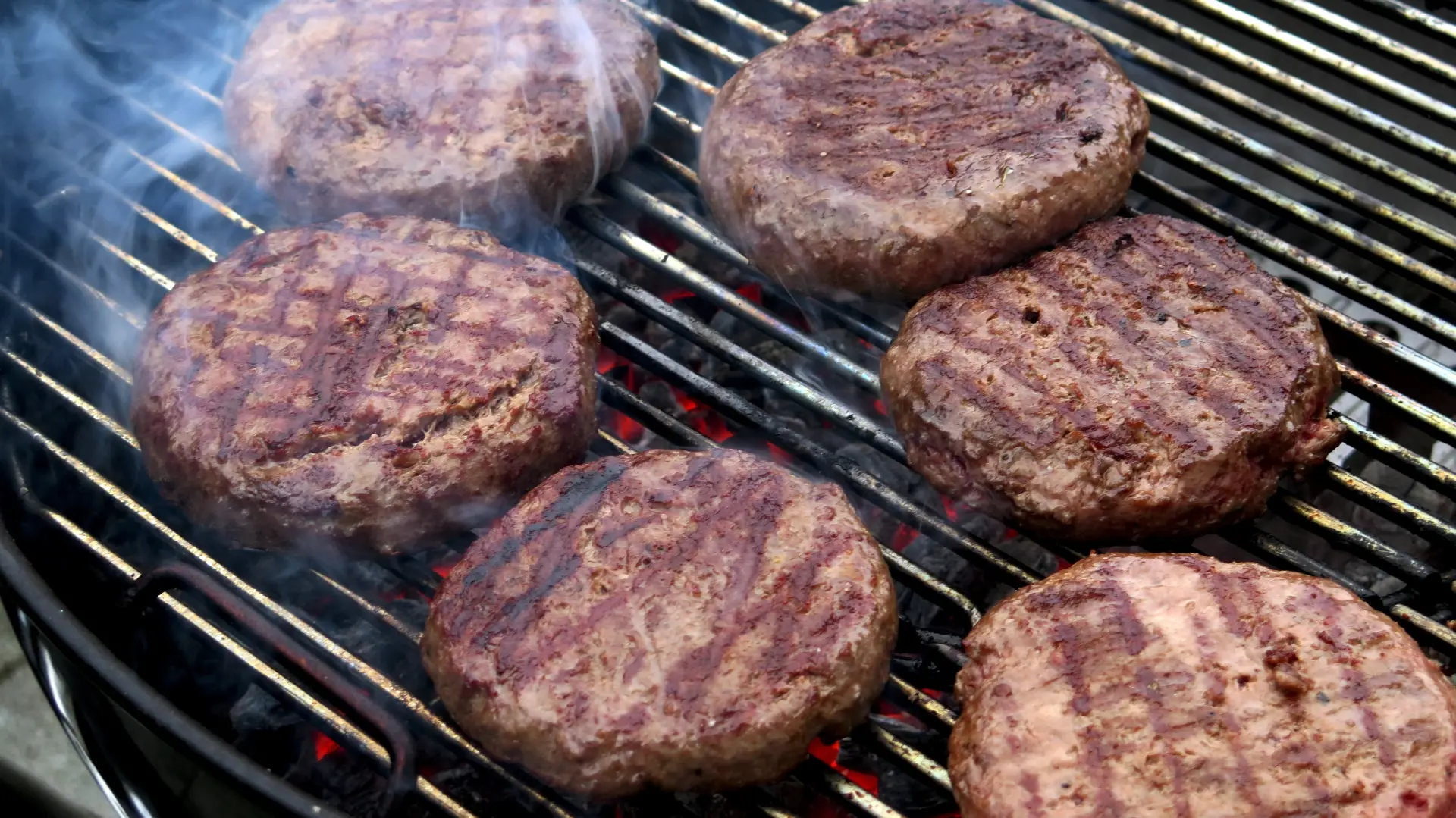 pljeskavice mleveno meso roštilj gril prvi maj pixabay-69f3035f2ae4a.webp