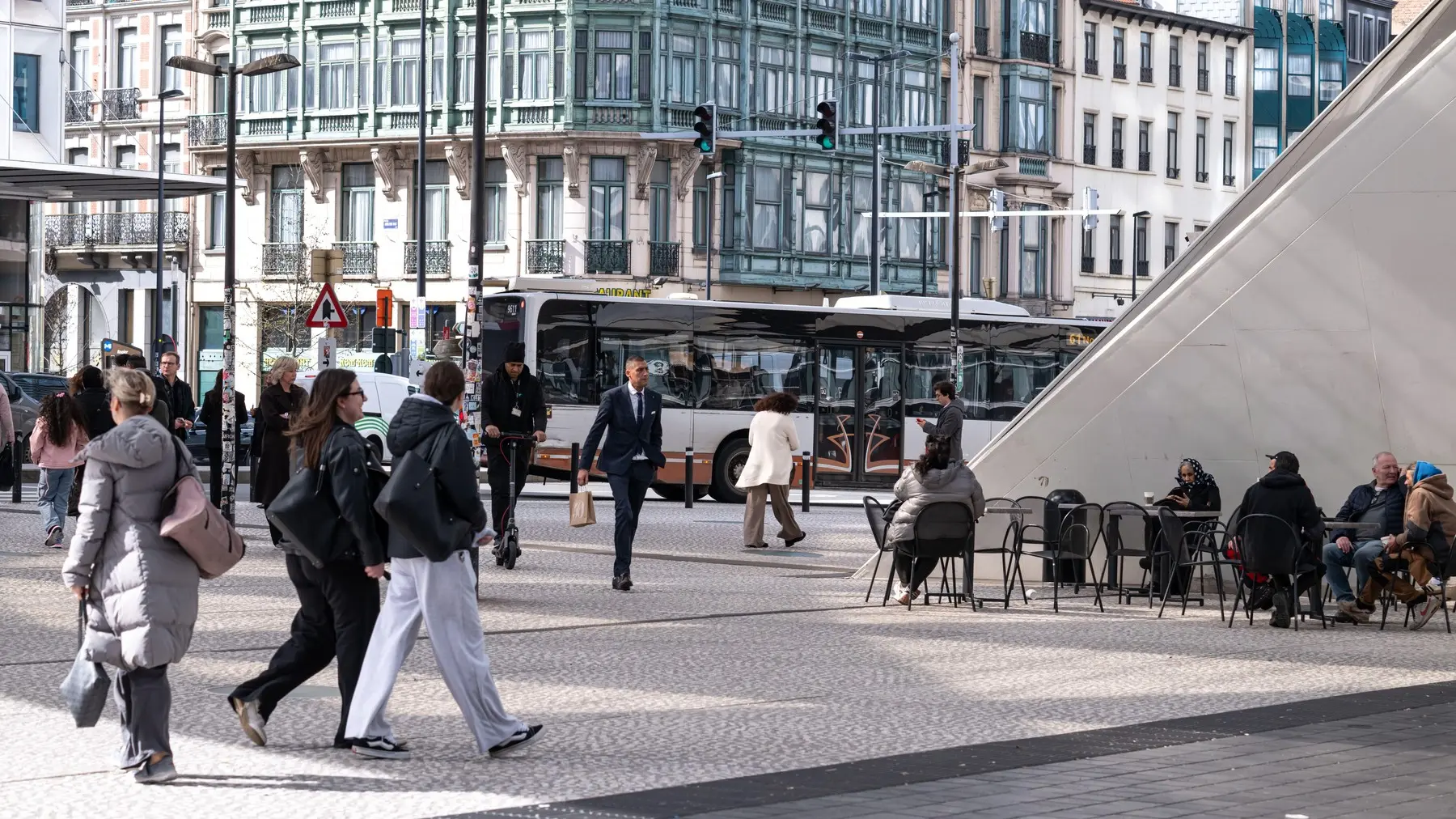 profimedia, brisel, evropa, ljudi,turisti,šetnja-69e73c6433a50.webp