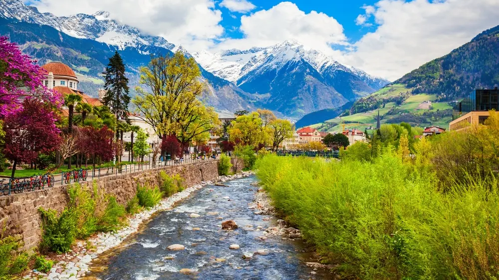 shutterstock, Merano, Italija, putovanja-69d4dd3fe5e42.webp