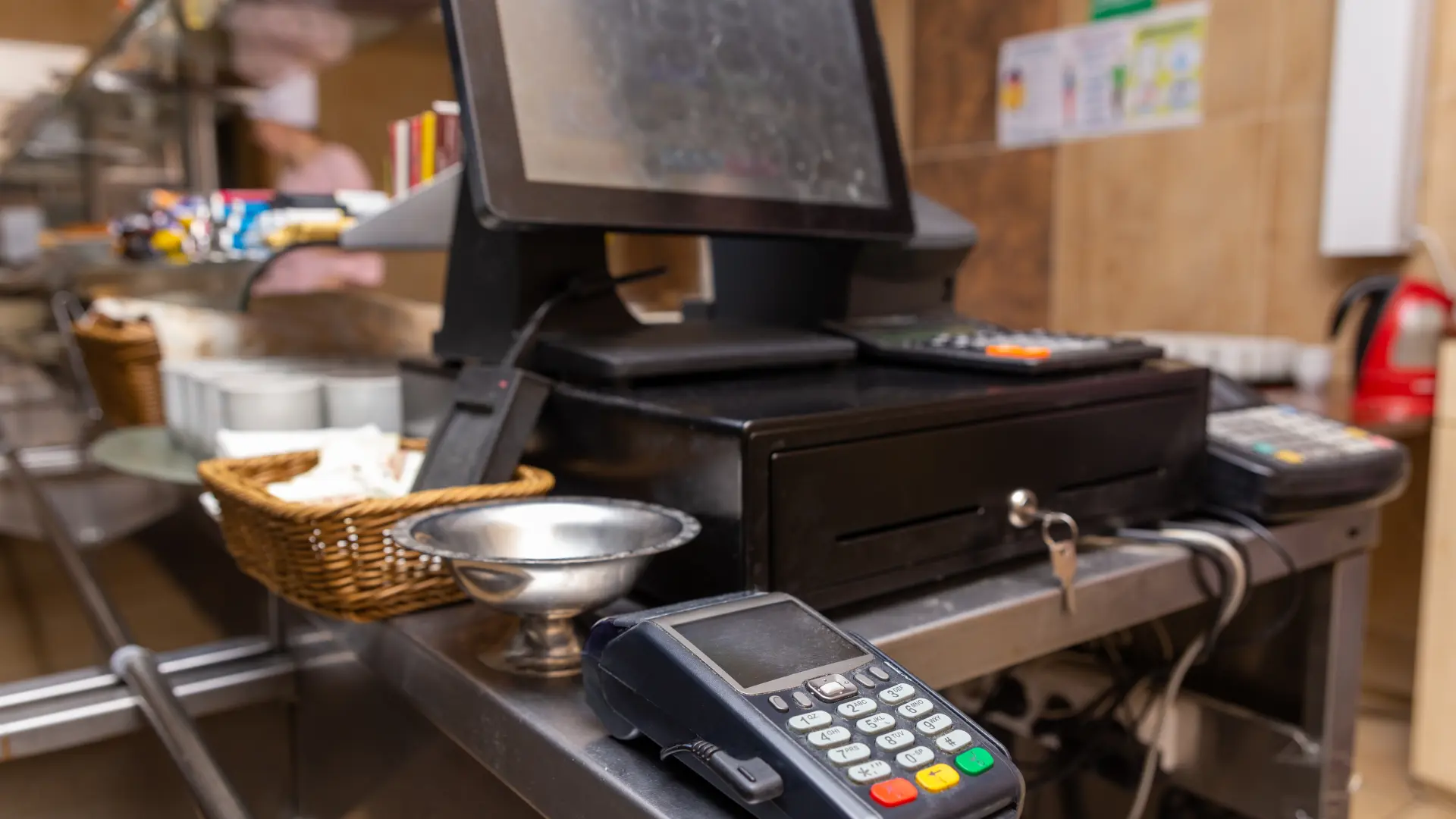 shutterstock, restoran, kafić, kasa, plaćanje, aparat za kartice-69ce39d9ca15d.webp