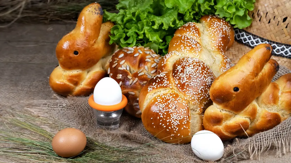 shutterstock, uskršnje pecivo u obliku zeca, uskršnje zeke, testo u obliku zeca, gastrto, kuhinja-69d4d45c36e81.webp