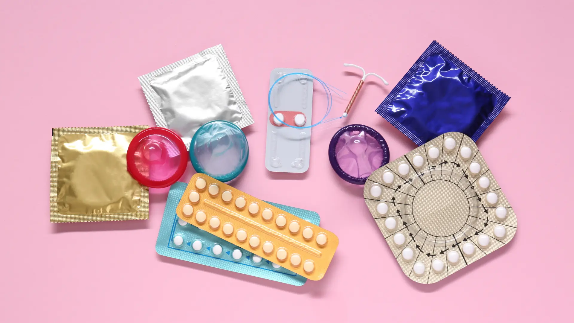 shutterstock_2402144005 kontracepcija antibebi pilule anti bebi antibejbi anti bebi pilule kontomi prezervativ kondom  seks bezbedan seks-69d0ac356800e.webp