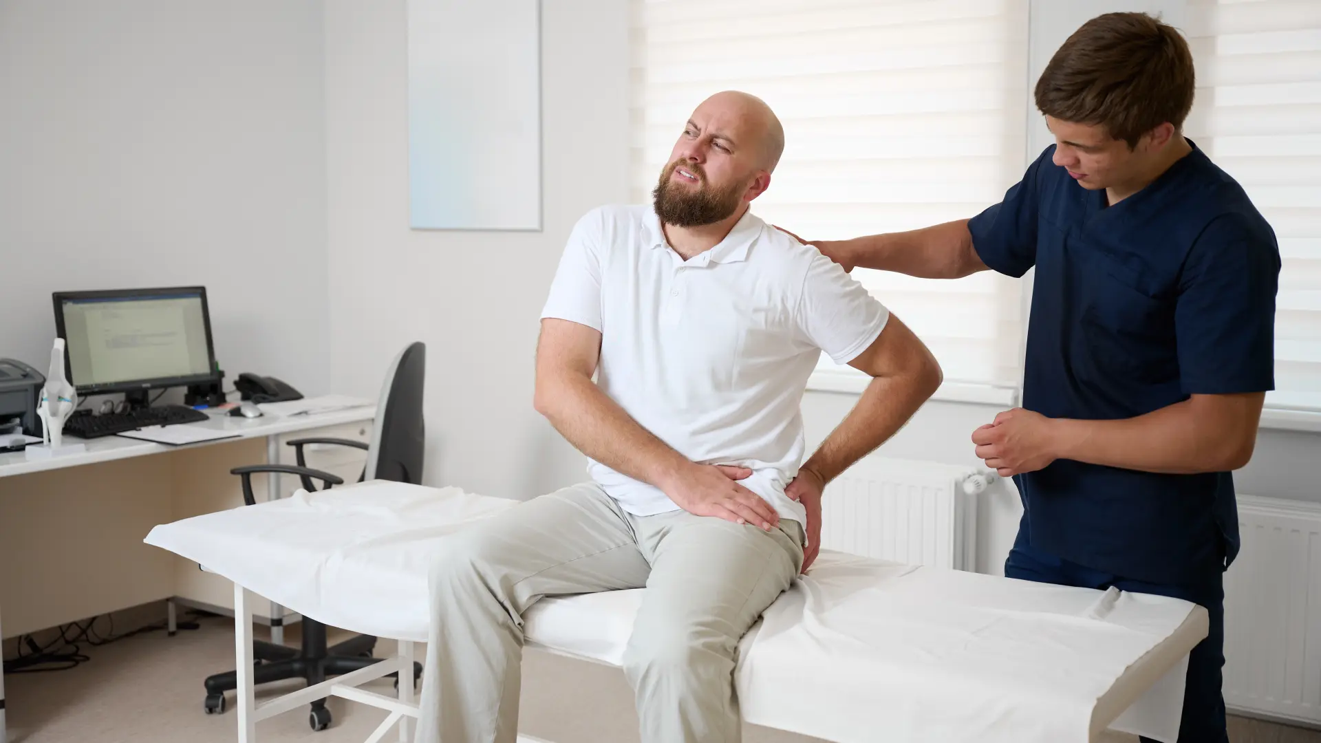 shutterstock_2725734893 kukovi kuk bol u kukovima pedijatar kosti kičma povreda-69da045e6883a.webp