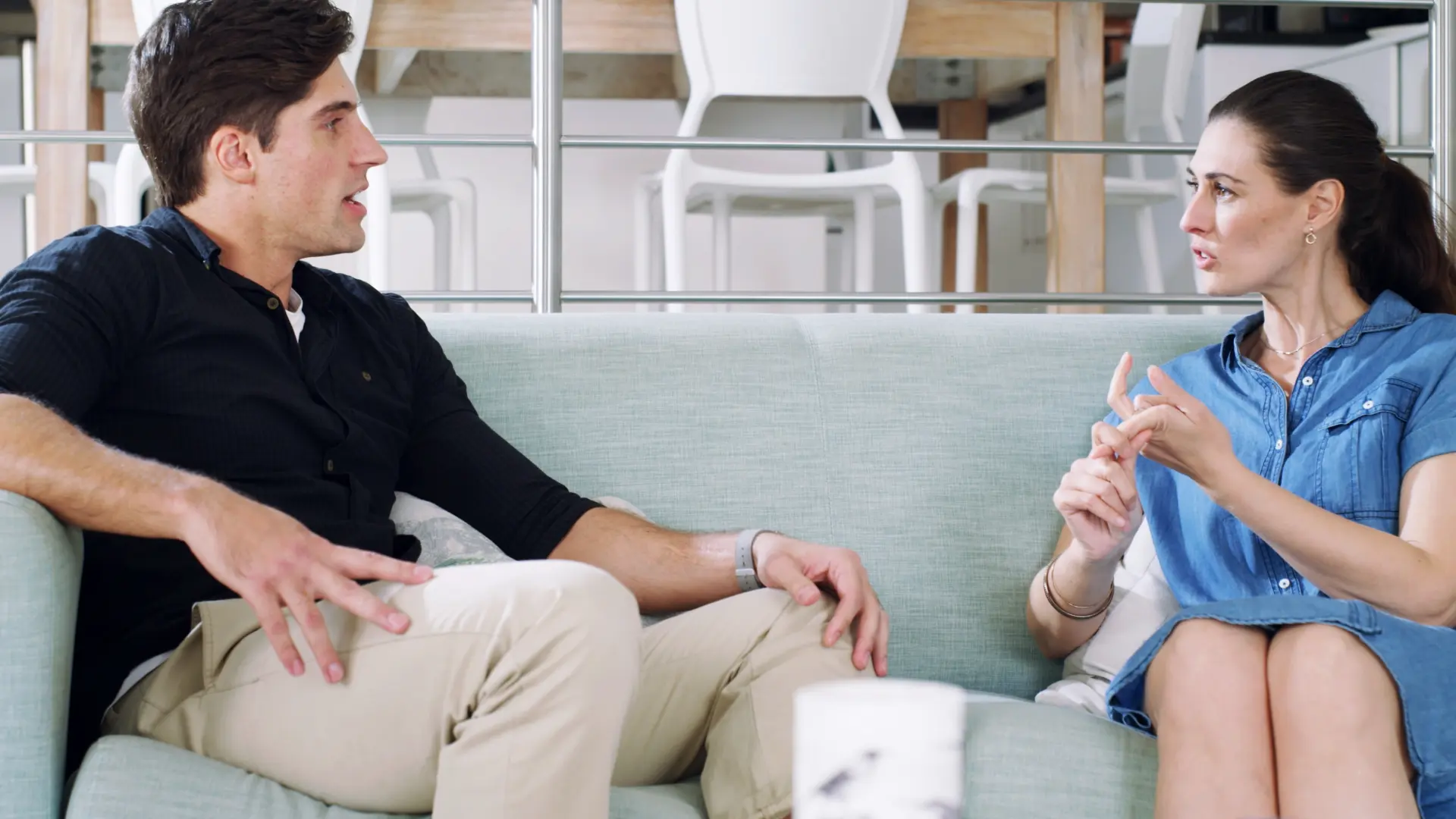 shutterstock_2744396549 ljubv rasprava svađa terapija spiholog psihijatar psihoterapeut  muškarac žena-69e1e00471d75.webp