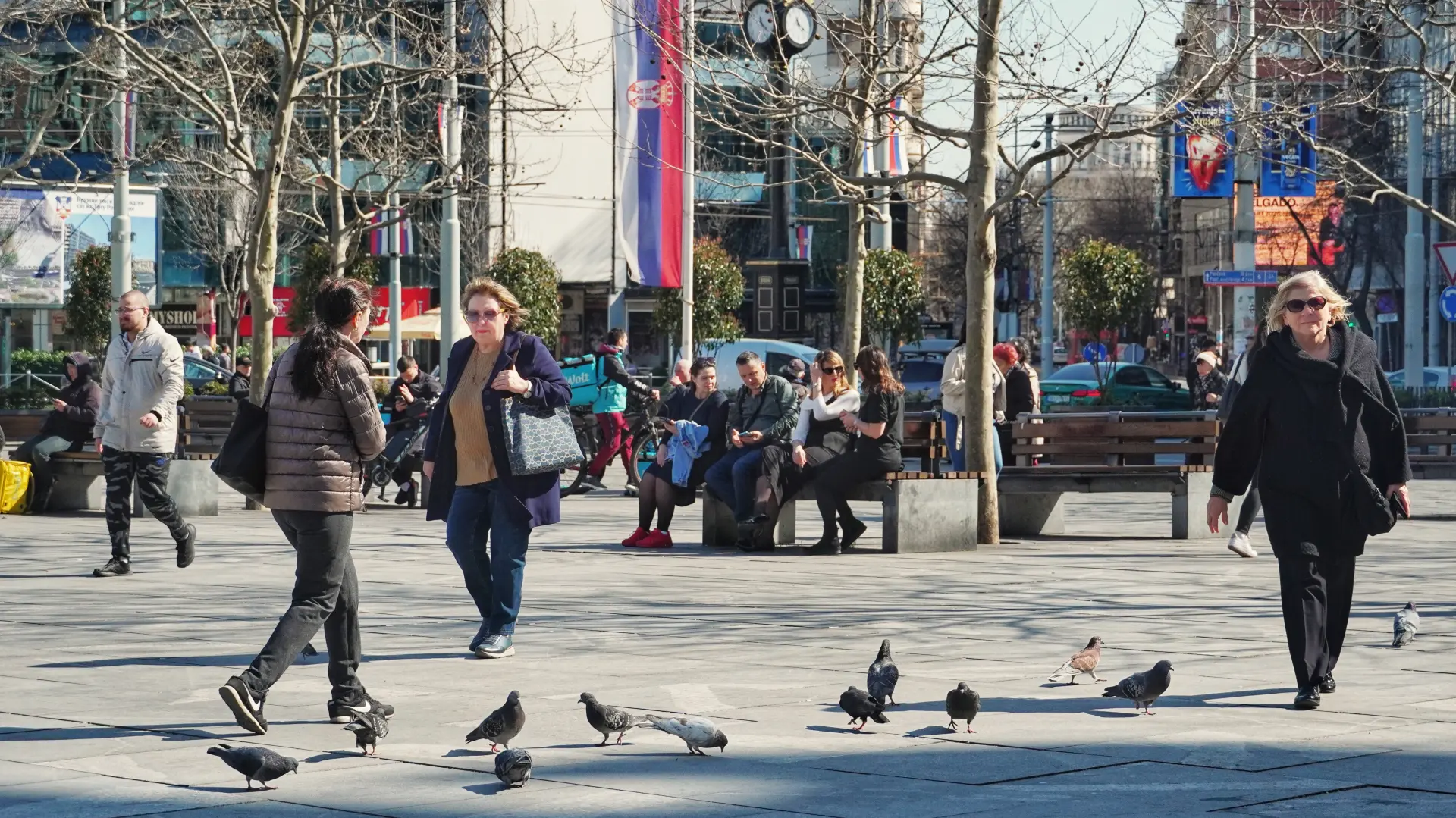 vreme vremenska ljudi pešaci beograd šetnja trg republike TANJUG VLADIMIR ŠPORČIĆ-69d8c8b9aeace.webp