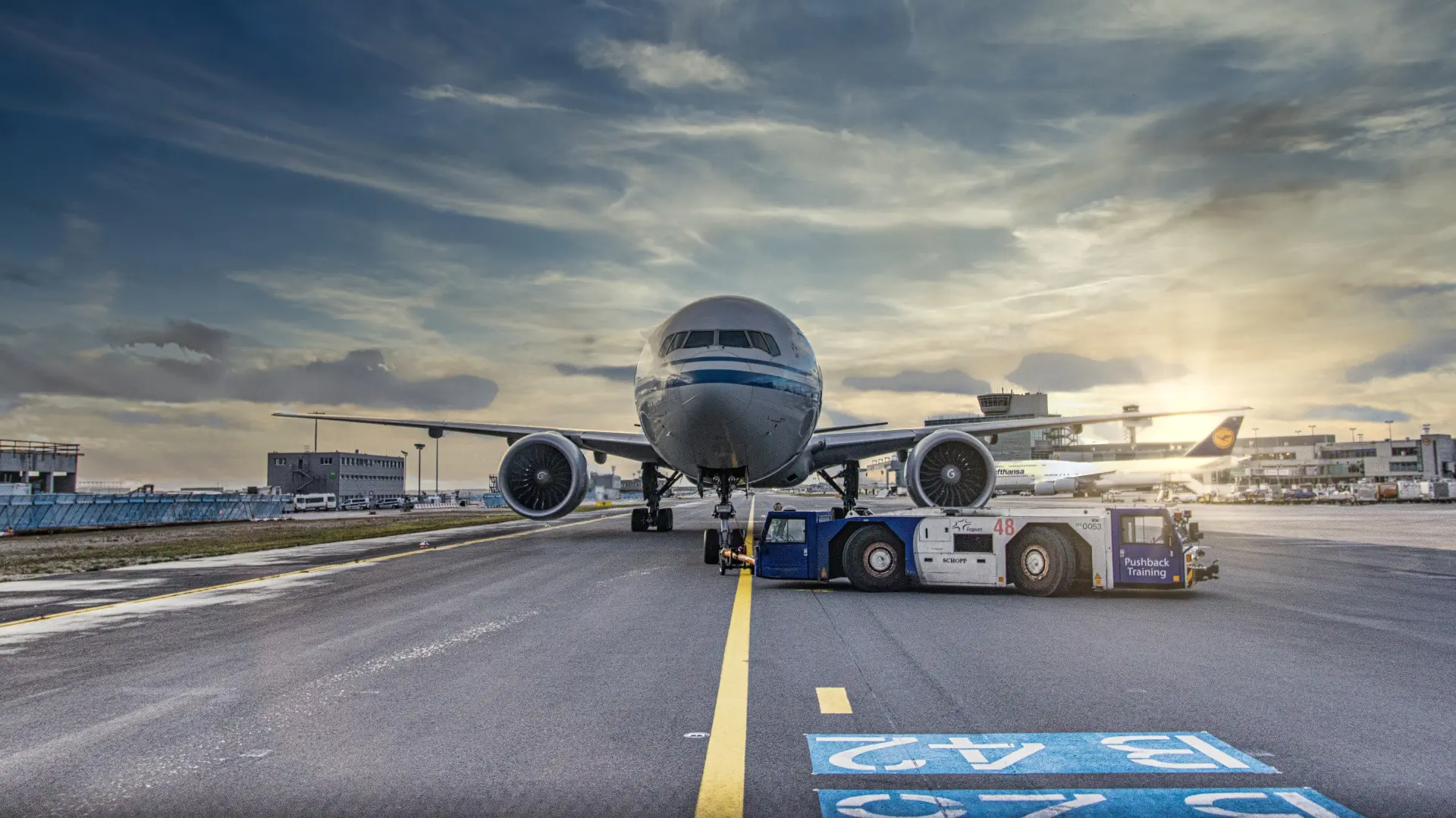 Avion aerodrom Pixabay-69f72529b65b8.webp