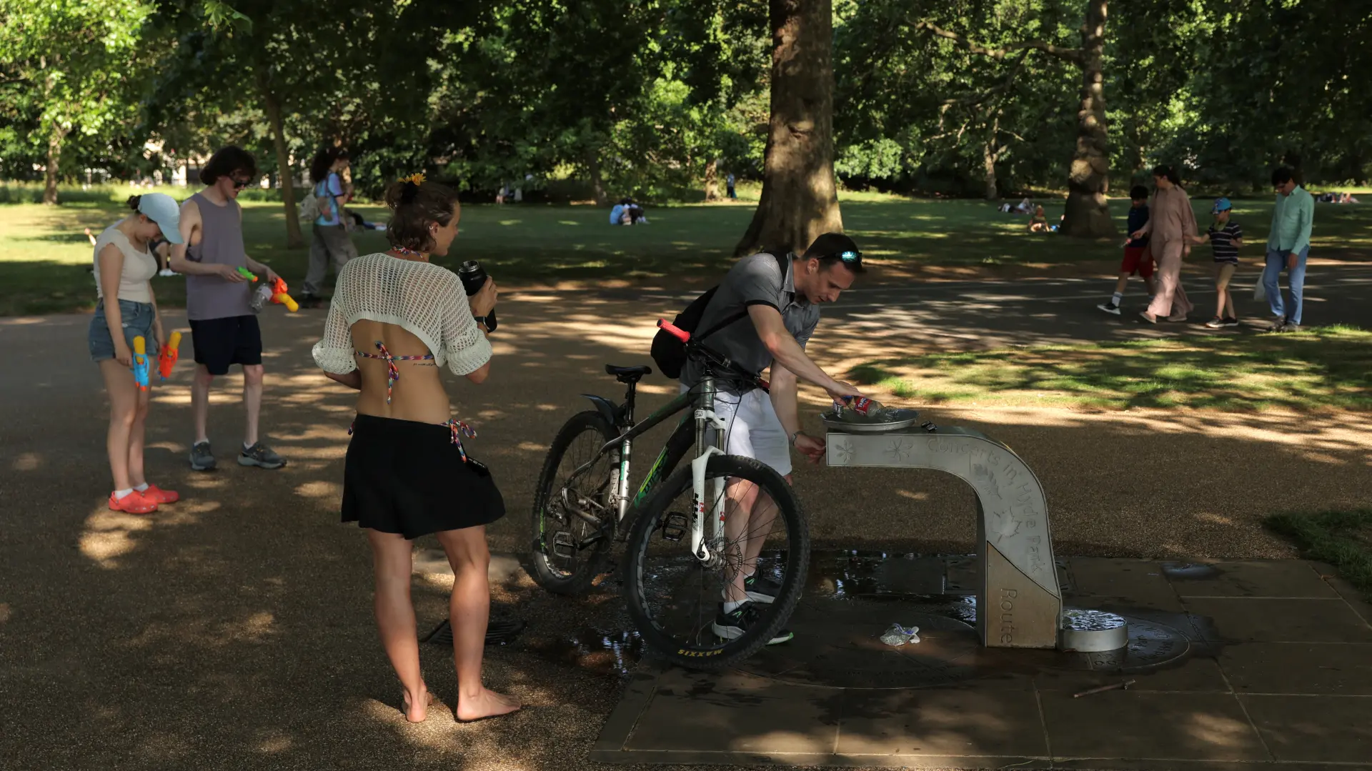 London vrućine REUTERS Kevin Coombs-6a148b7cd9ca5.webp