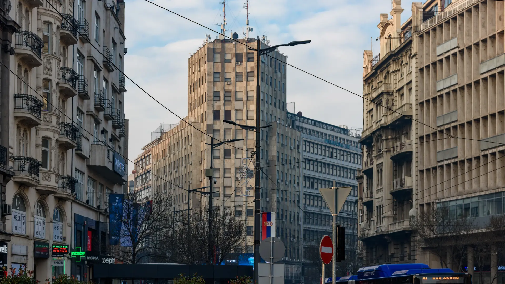Palata Albanija Beograd shutterstock_2717703365-6a1abe628d3f7.webp