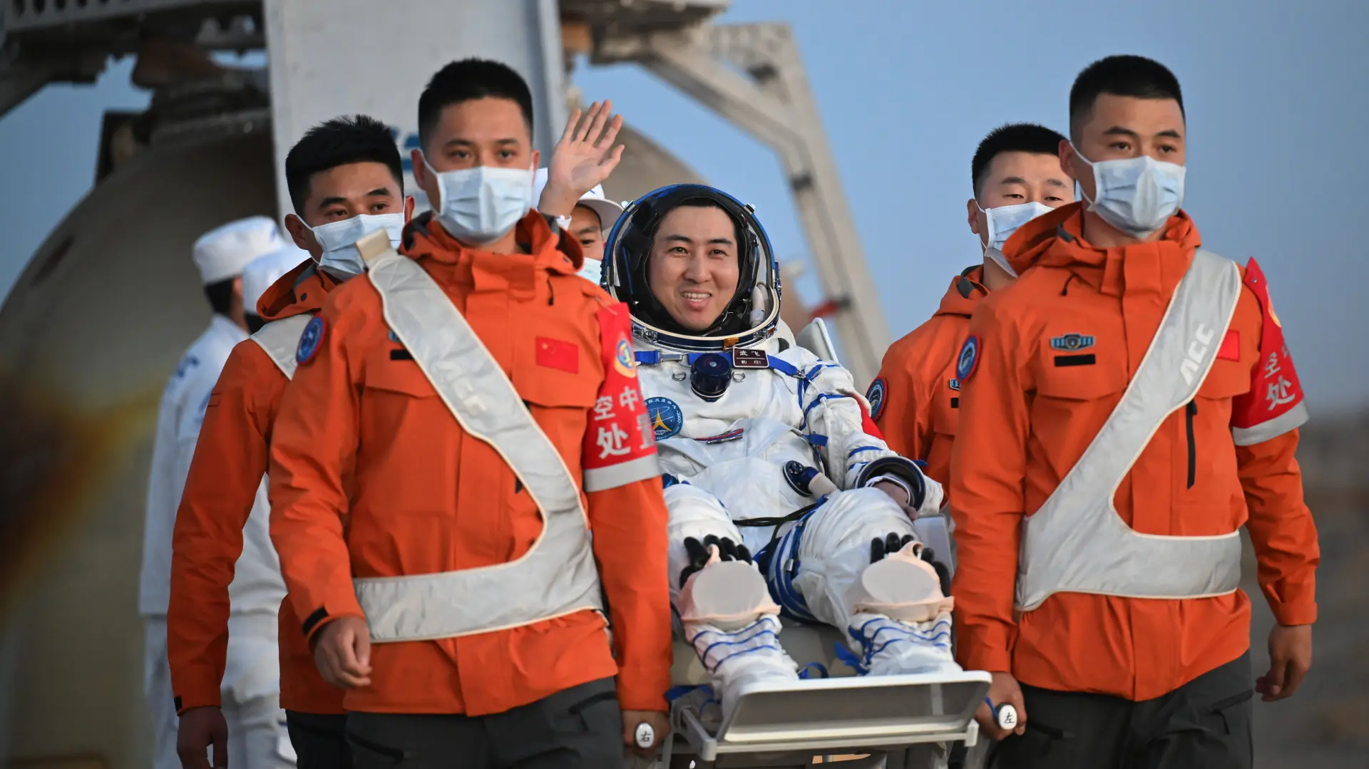 TANJUG, AP, kineski astronauti (2)-6a19affbb180c.webp