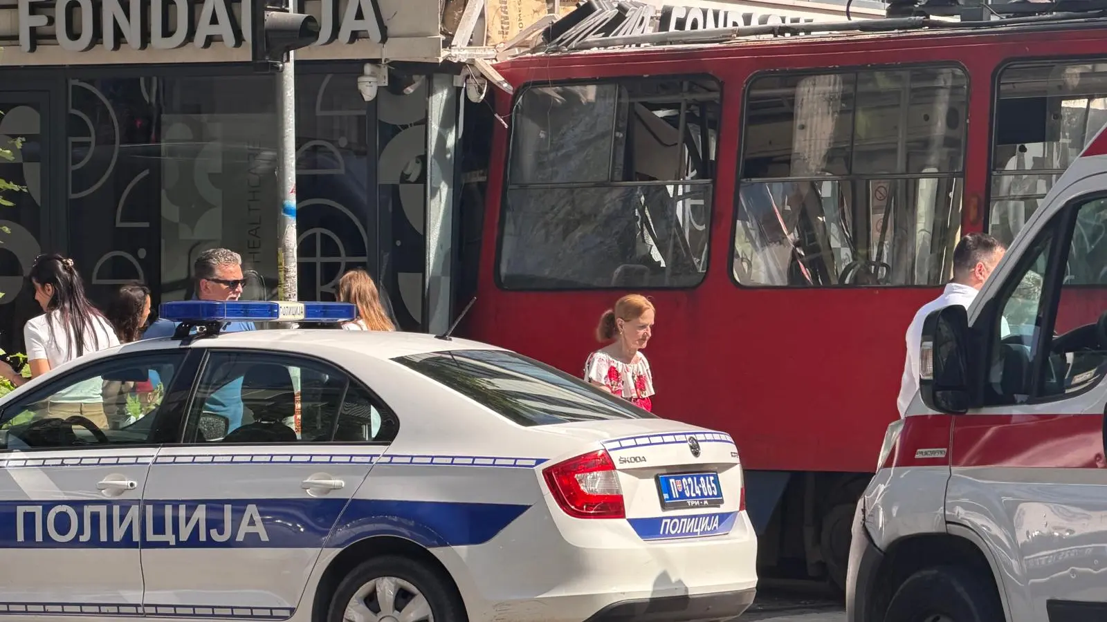 Tramvaj iskočio iz šina Dorćoć policija TANJUG VLADIMIR ŠPORČIĆ (4)-6a14064c1f811.webp