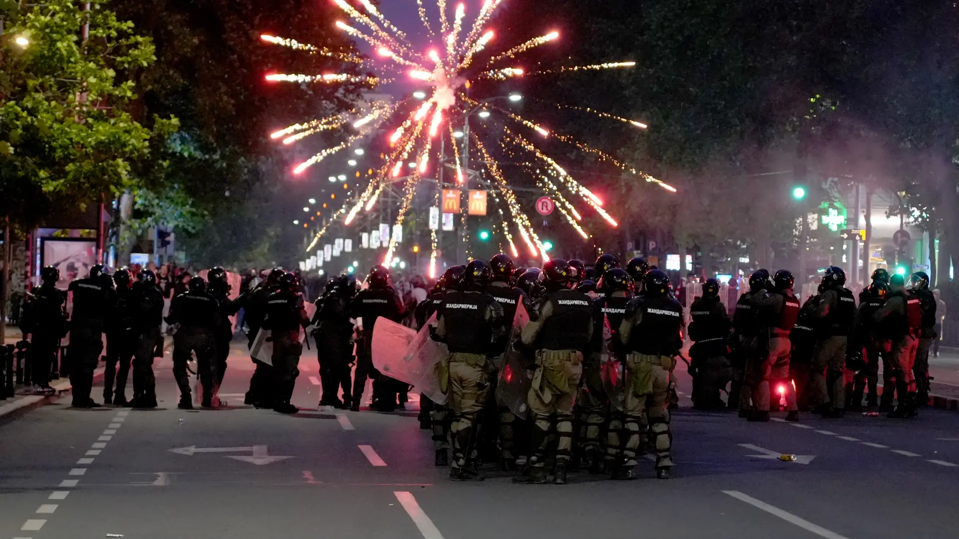 ata images, incident predsedništvo, sukob policije i građana, žandarmerija, protest 23. maj-6a120079ec0d6.webp